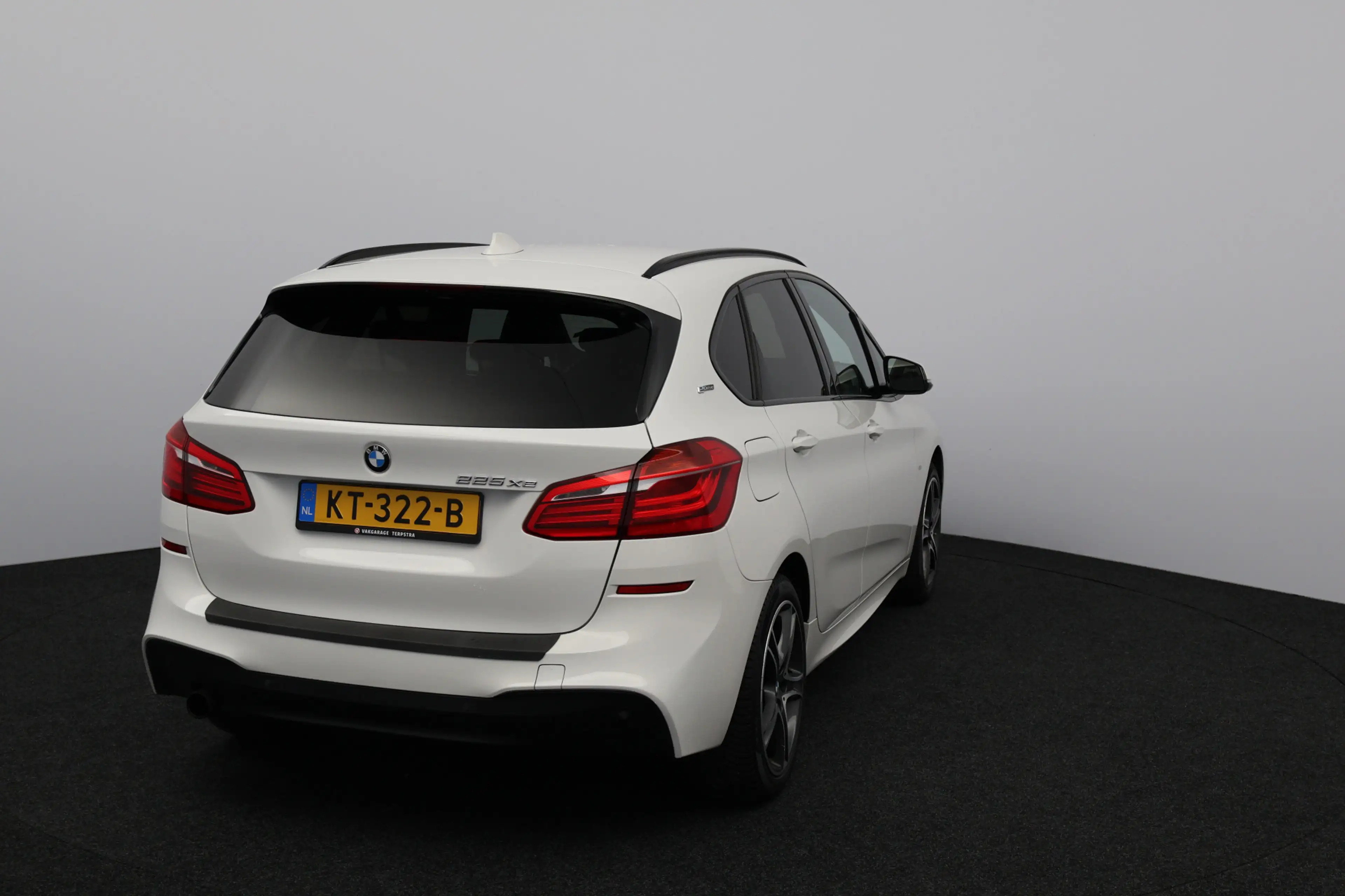 BMW 225 2-serie Active Tourer 225xe iPerformance M-Sport H — photo 13