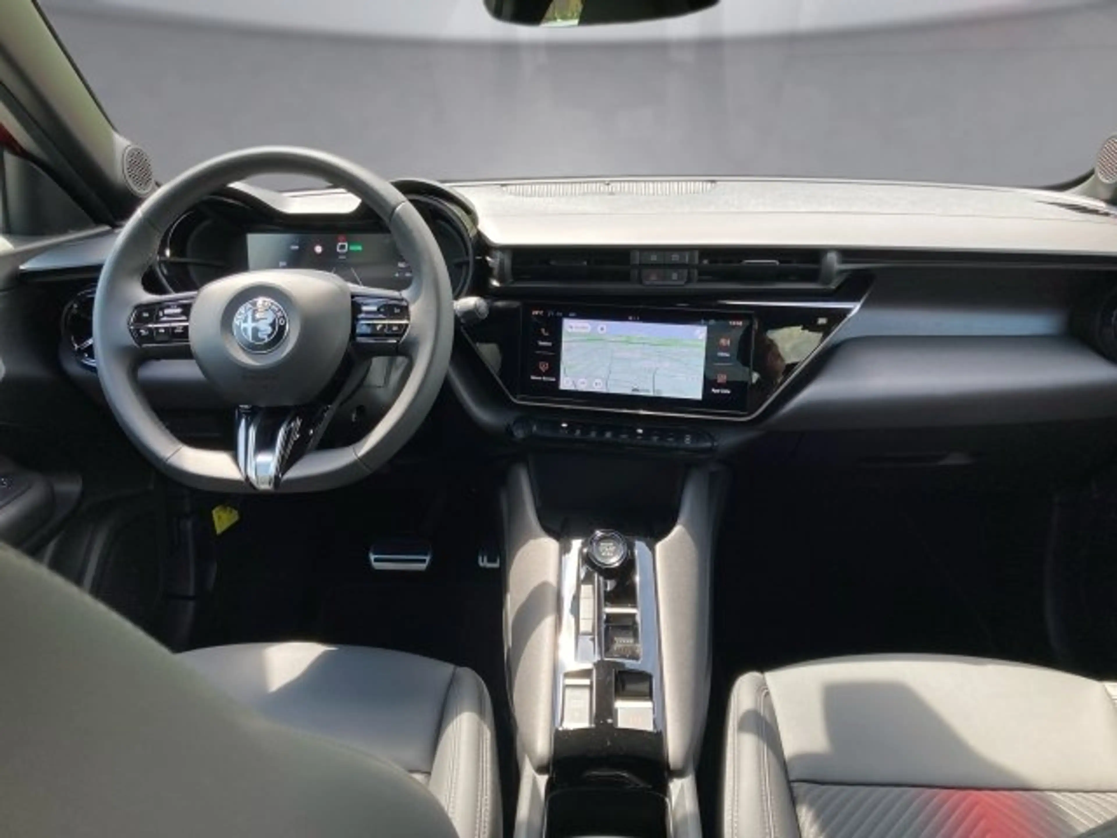 Alfa Romeo Junior Elettrica Speciale 54kW 115kW BEV FWD — photo 7