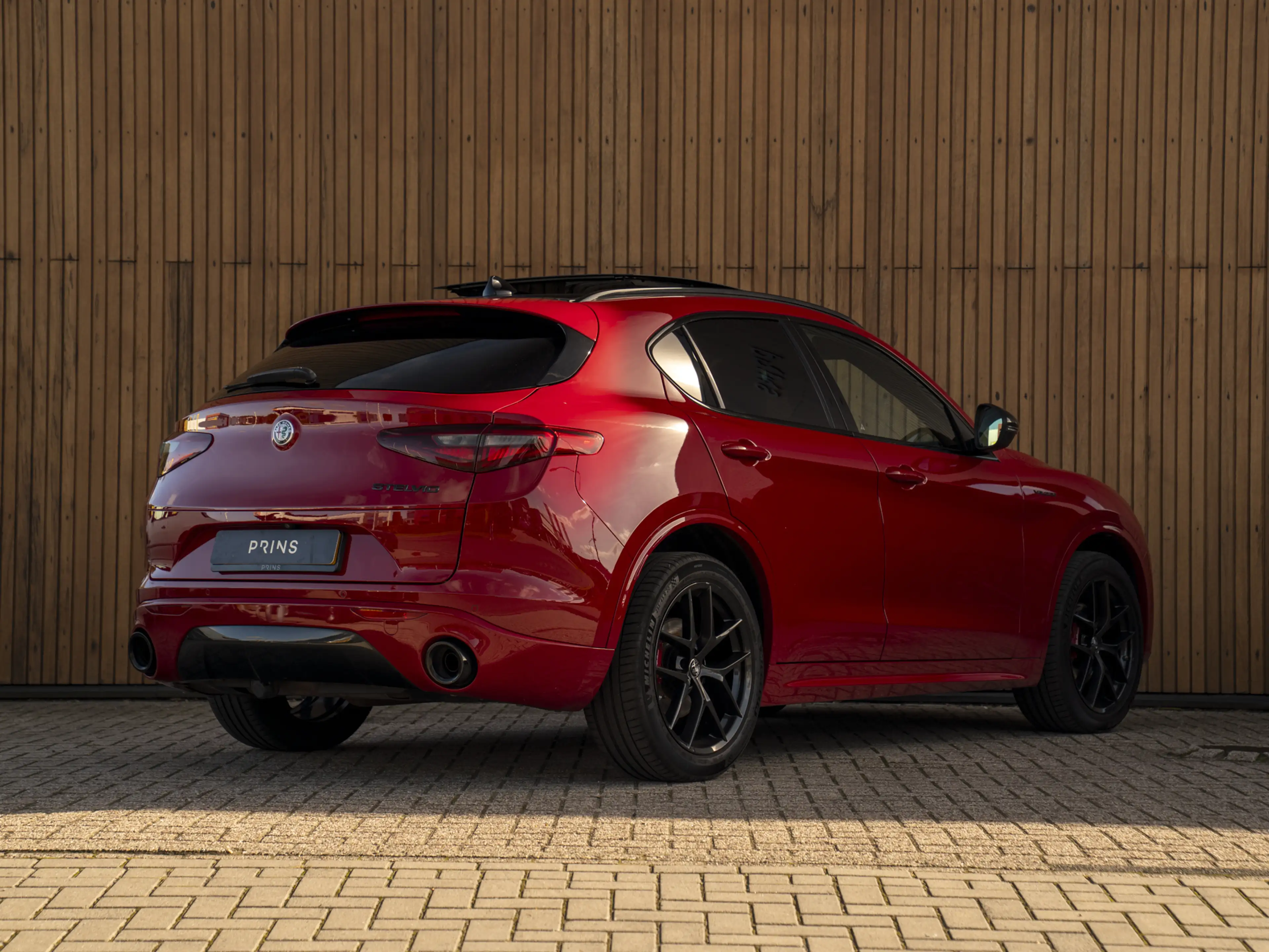 Alfa Romeo Stelvio 2.0T 280pk AWD Veloce | Pano-dak | CarPlay | Leder — photo 4