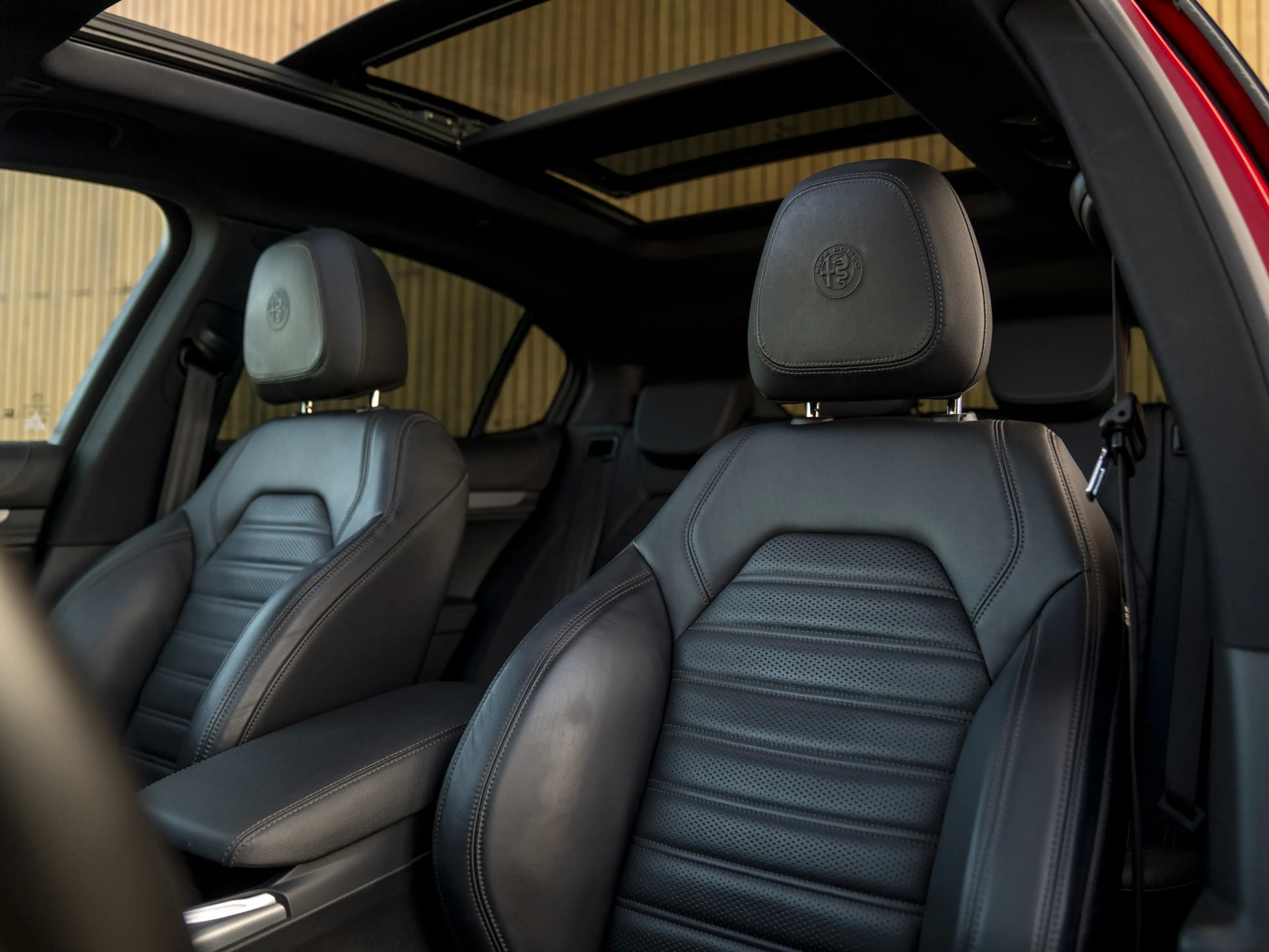 Alfa Romeo Stelvio 2.0T 280pk AWD Veloce | Pano-dak | CarPlay | Leder — photo 8
