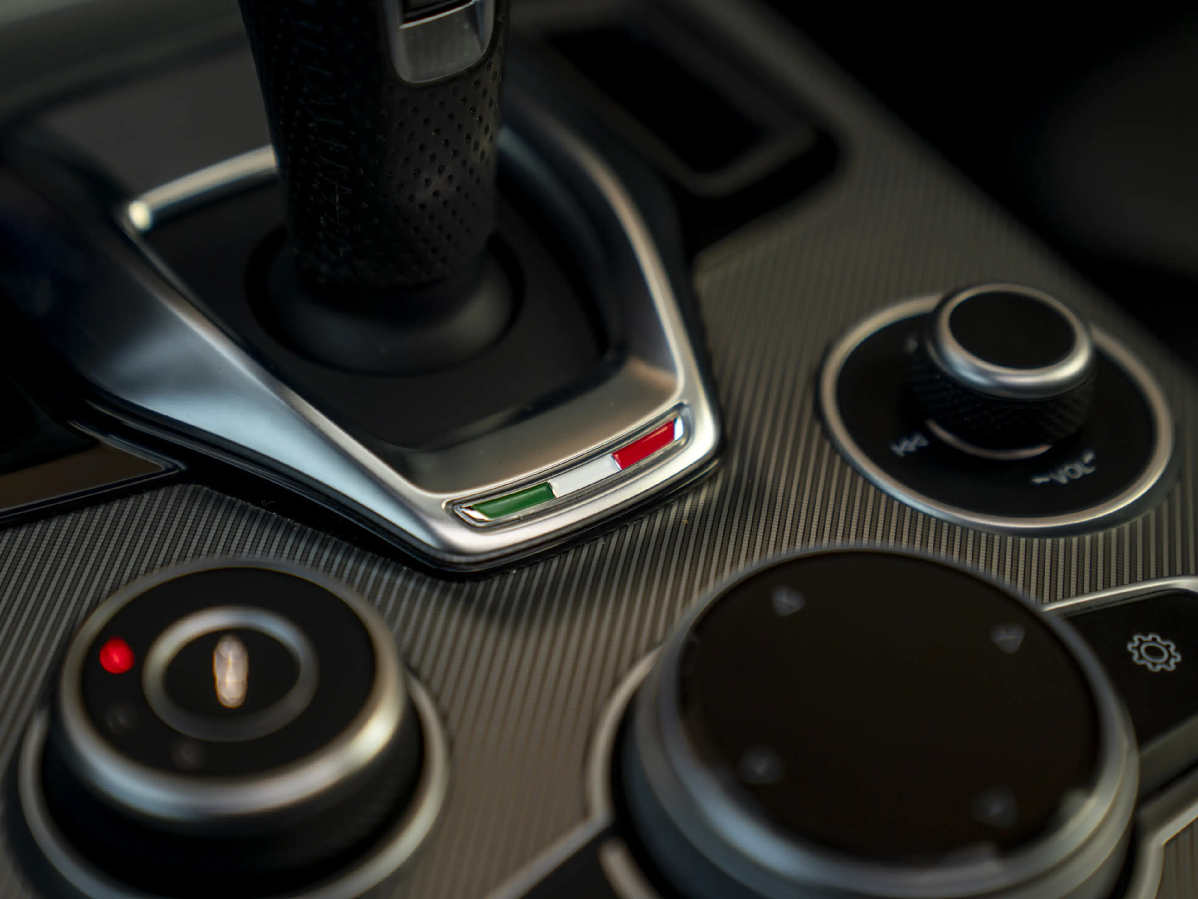 Alfa Romeo Stelvio 2.0T 280pk AWD Veloce | Pano-dak | CarPlay | Leder — photo 31