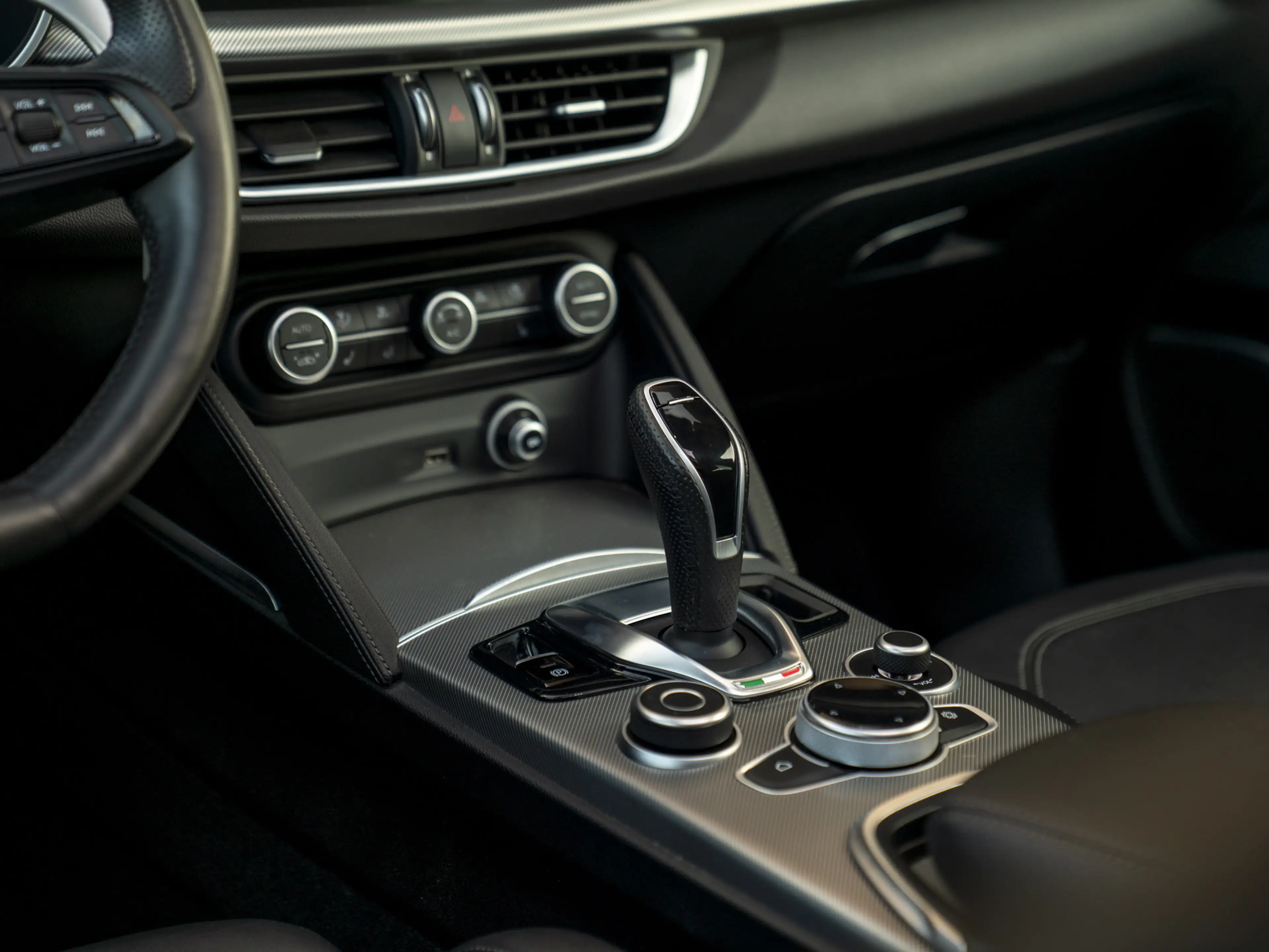 Alfa Romeo Stelvio 2.0T 280pk AWD Veloce | Pano-dak | CarPlay | Leder — photo 28