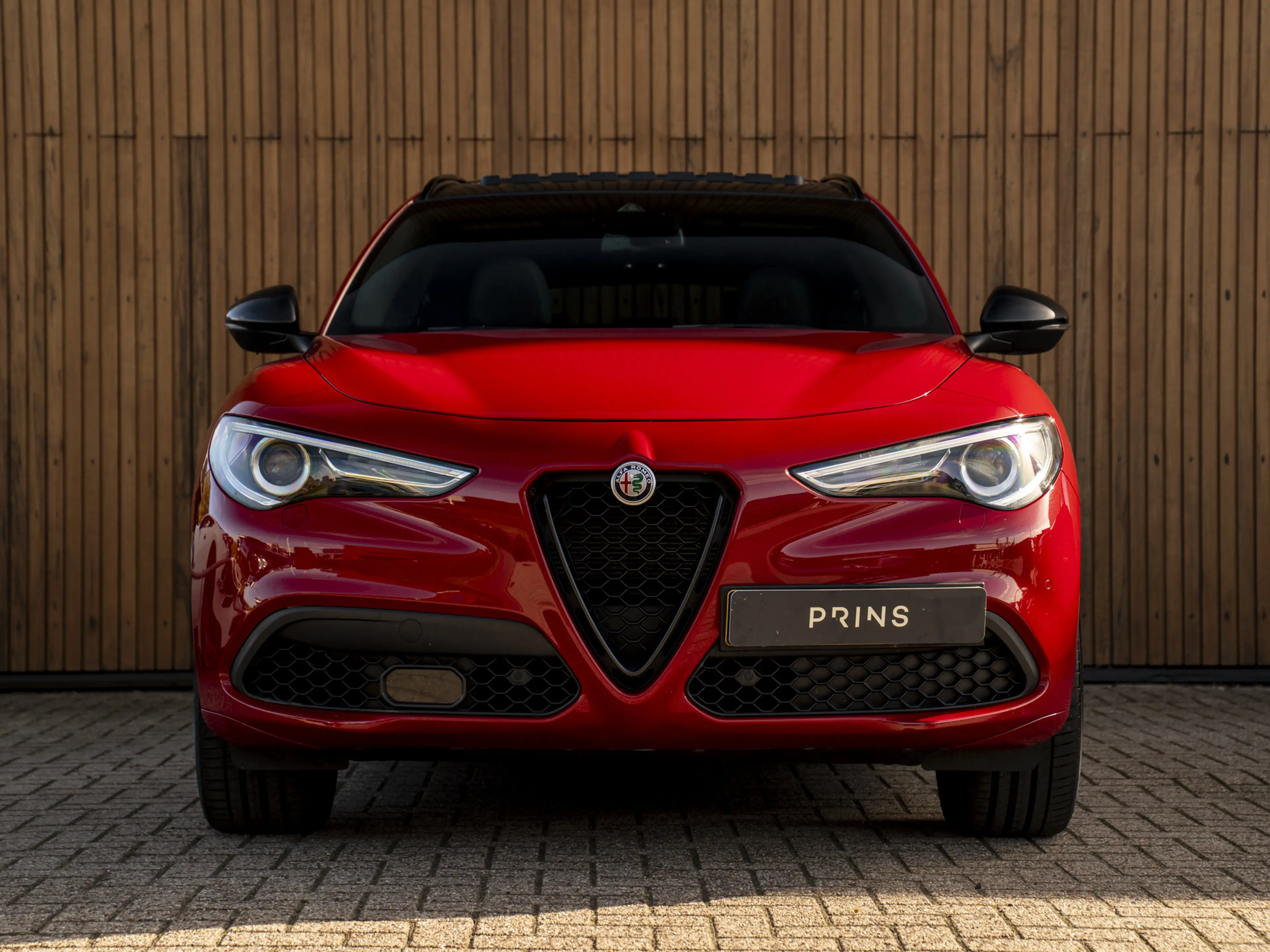 Alfa Romeo Stelvio 2.0T 280pk AWD Veloce | Pano-dak | CarPlay | Leder — photo 2