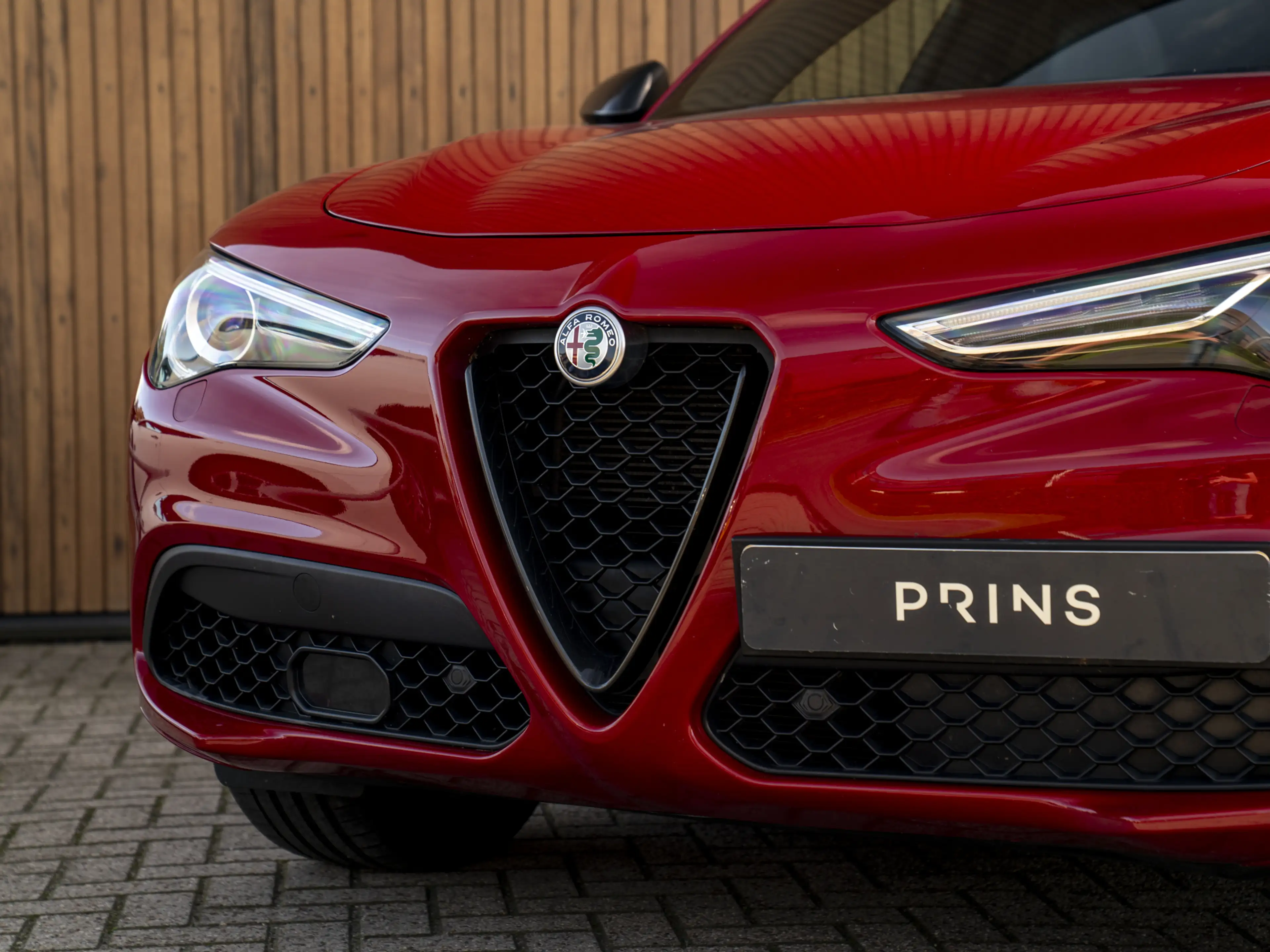Alfa Romeo Stelvio 2.0T 280pk AWD Veloce | Pano-dak | CarPlay | Leder — photo 14