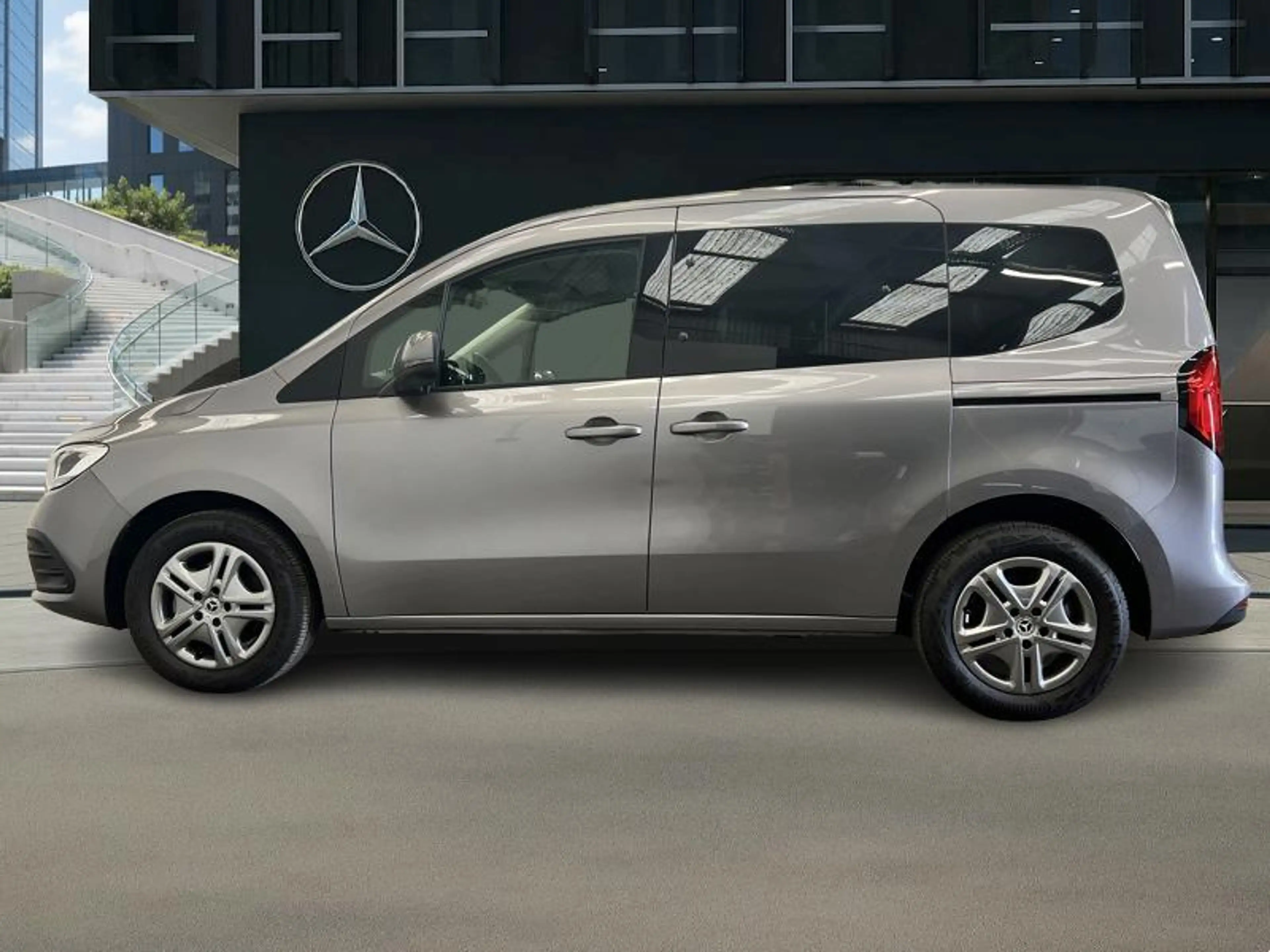 Mercedes-Benz T-Class Classe 180 — photo 2