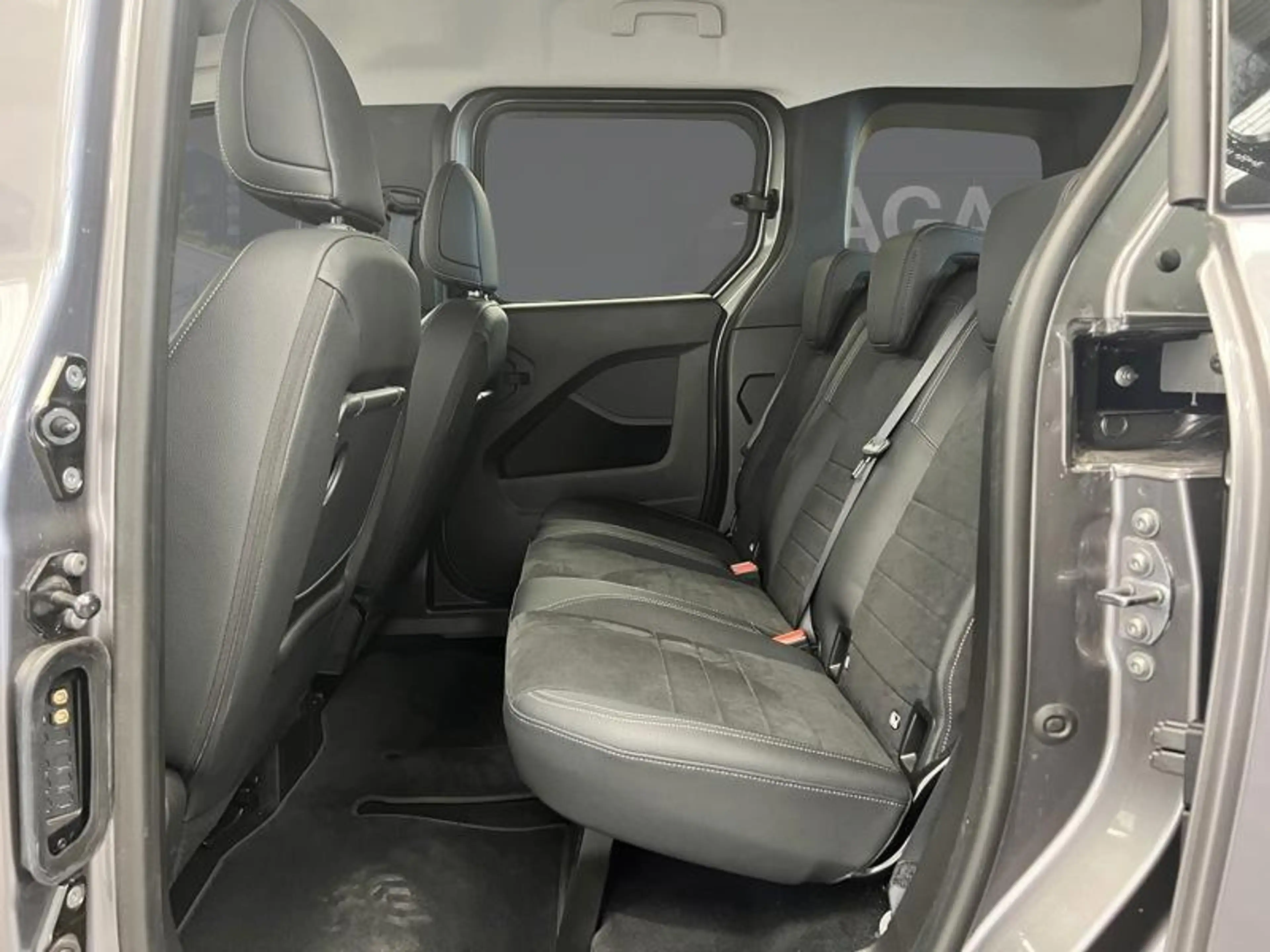 Mercedes-Benz T-Class Classe 180 — photo 11