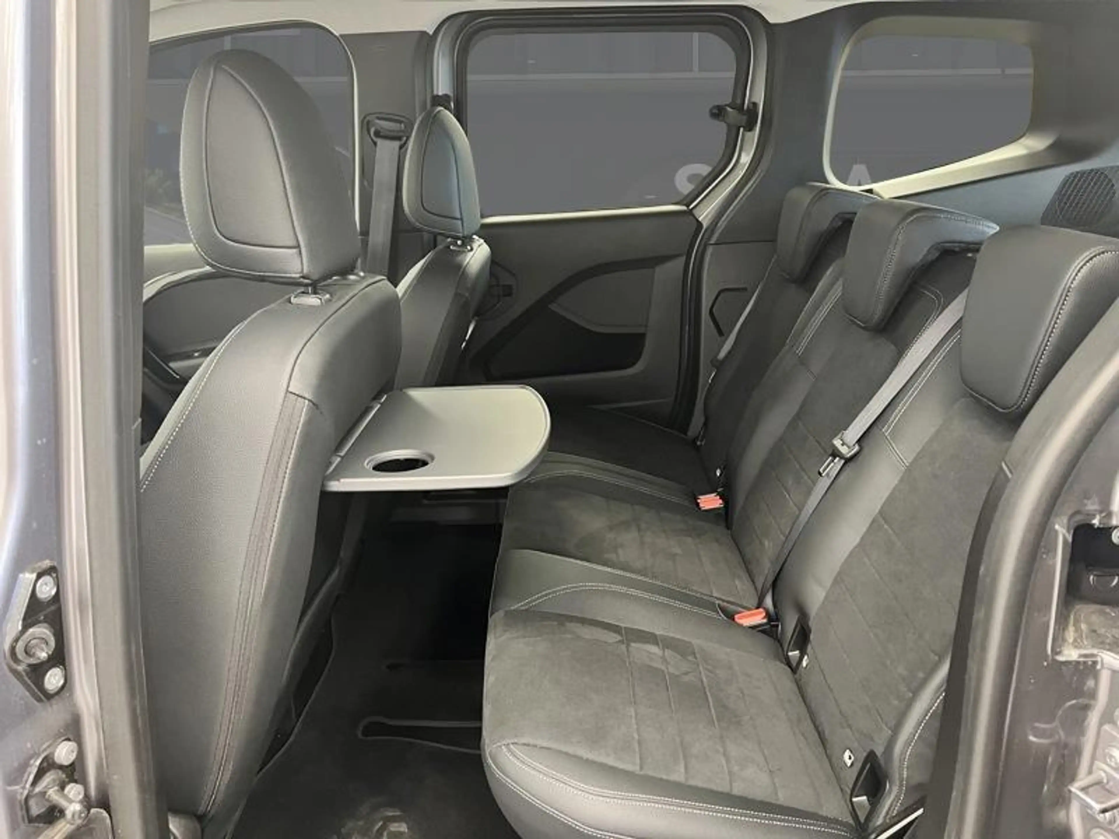 Mercedes-Benz T-Class Classe 180 — photo 10
