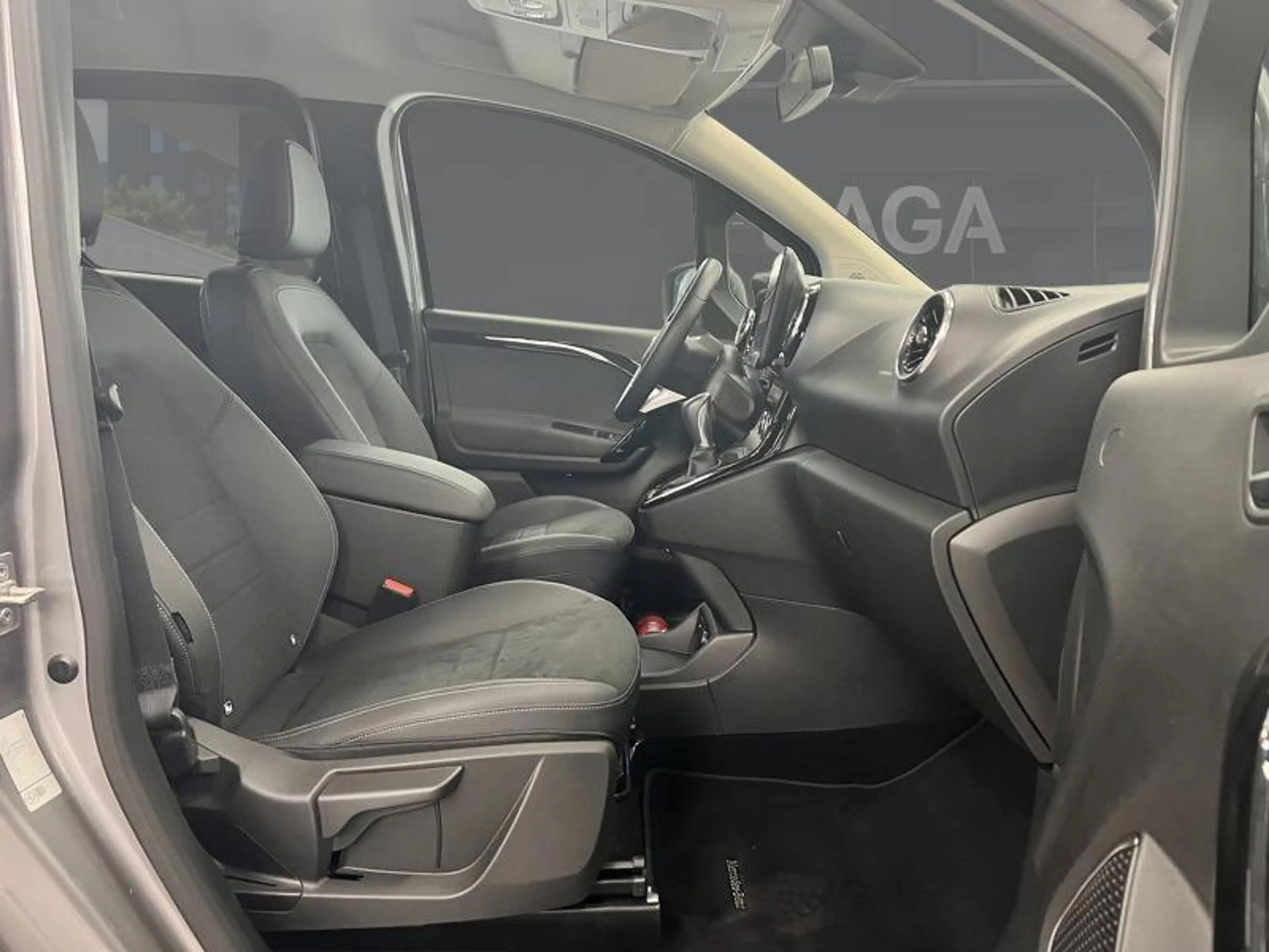 Mercedes-Benz T-Class Classe 180 — photo 7
