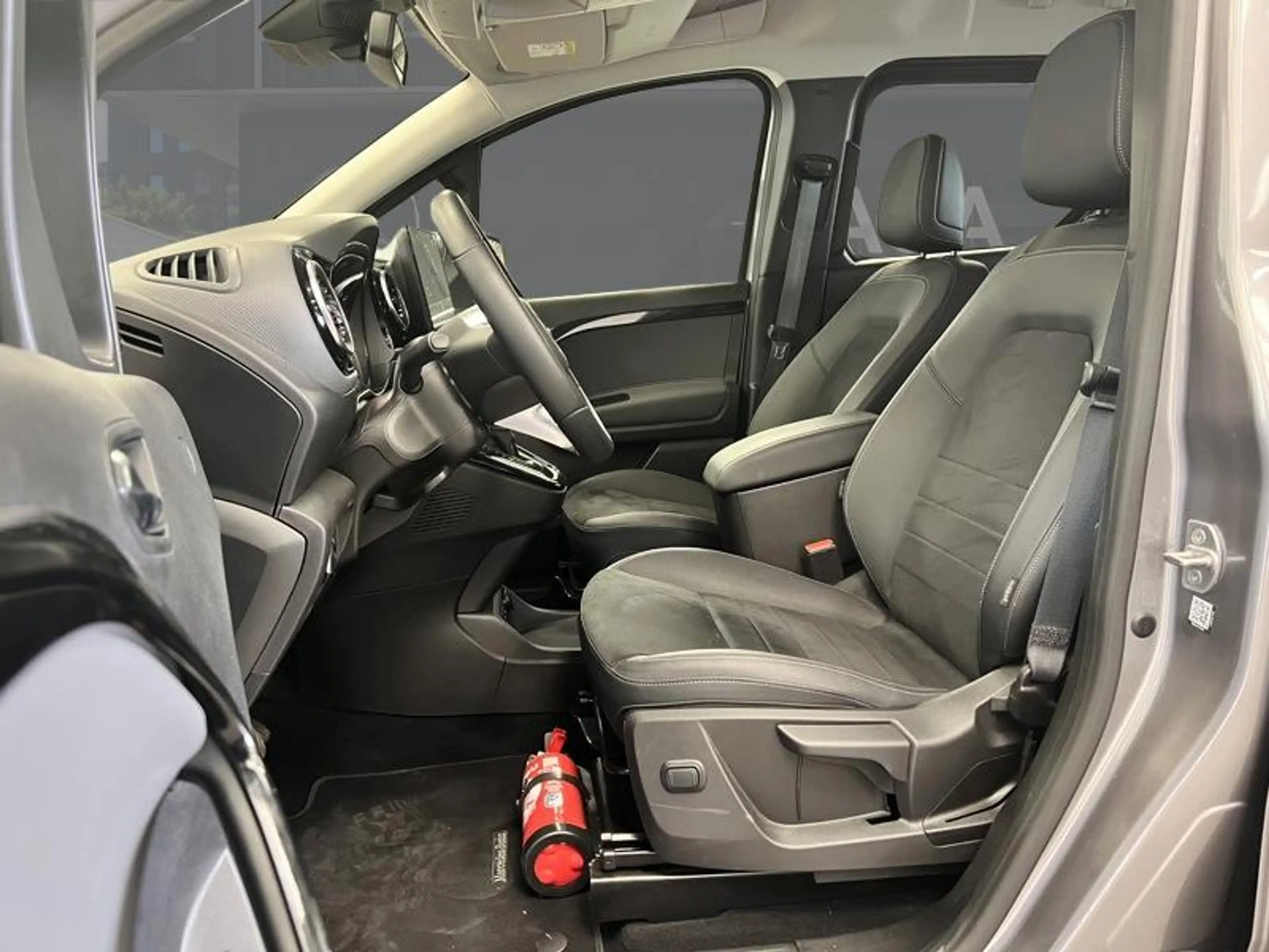 Mercedes-Benz T-Class Classe 180 — photo 14