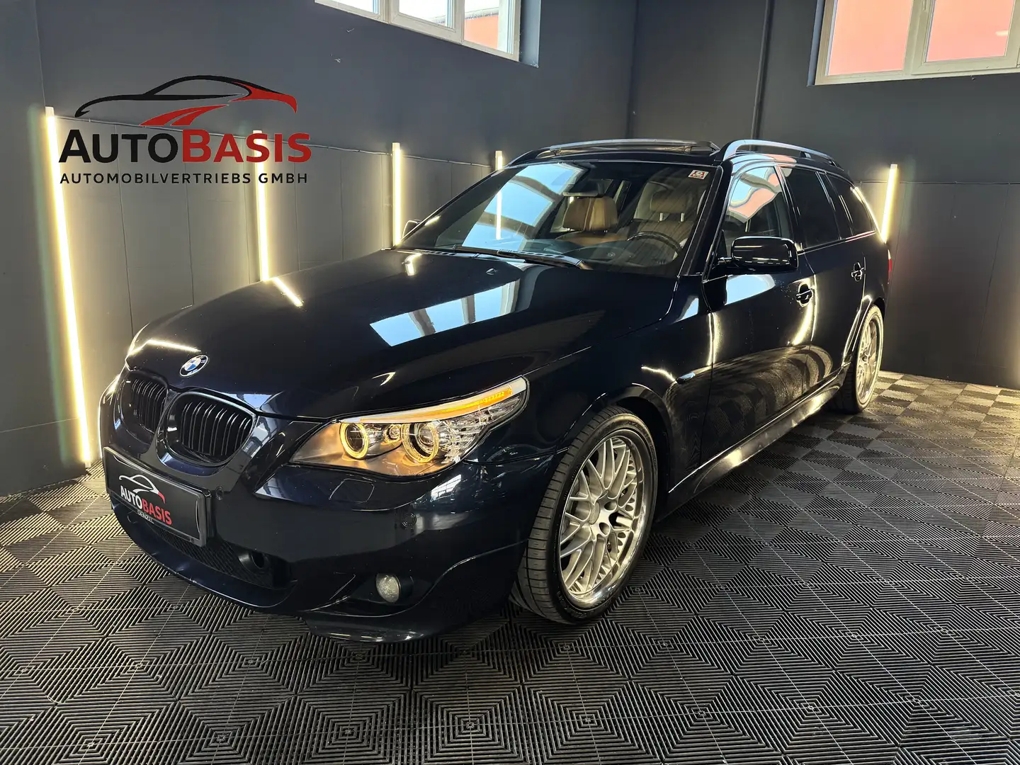 BMW 530 530i Edition M-Paket/2.Besitz/Massage/Panorama/HUD Schwarz - 1