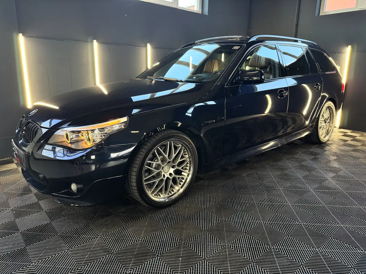BMW 530 530i Edition M-Paket/2.Besitz/Massage/Panorama/HUD Schwarz - 2