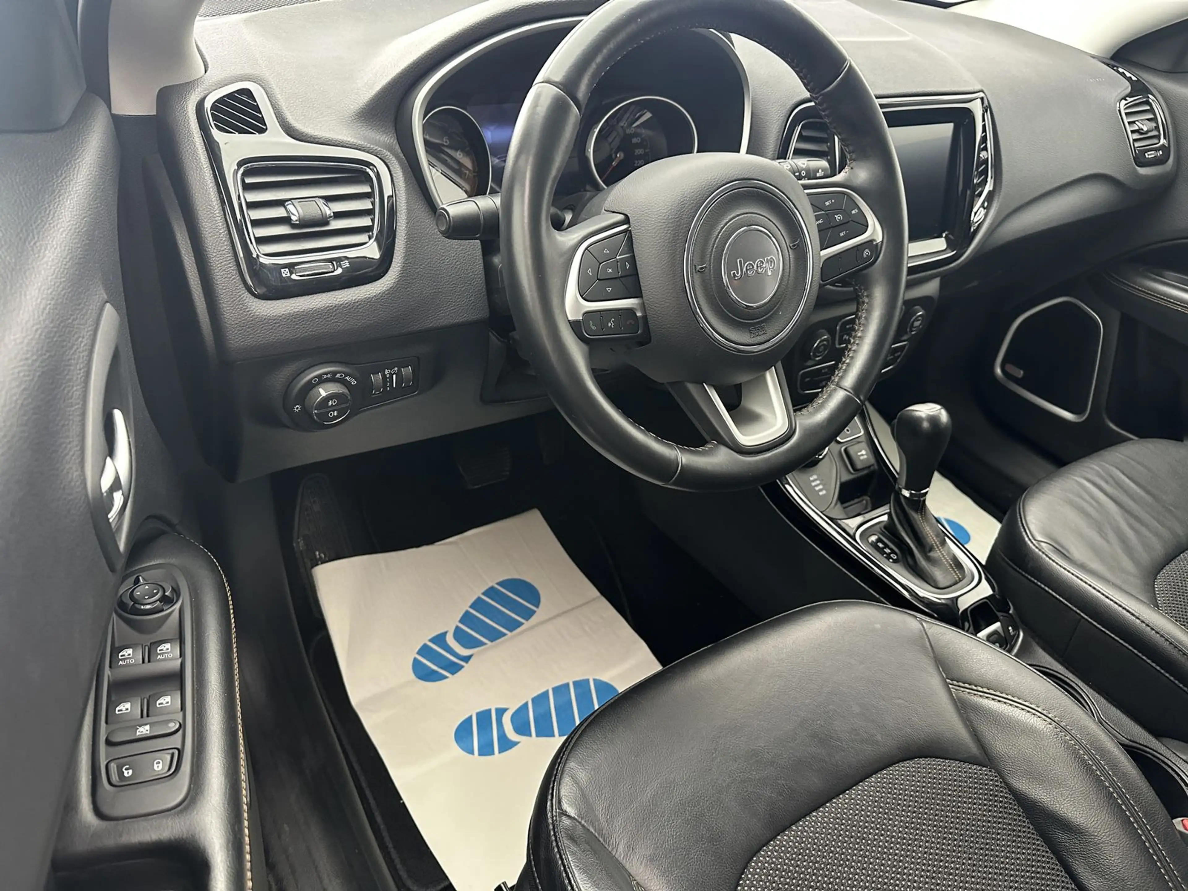 Jeep Compass Opening Edition 4WD "NAVI-MULTI-PDC-ALU" — photo 12