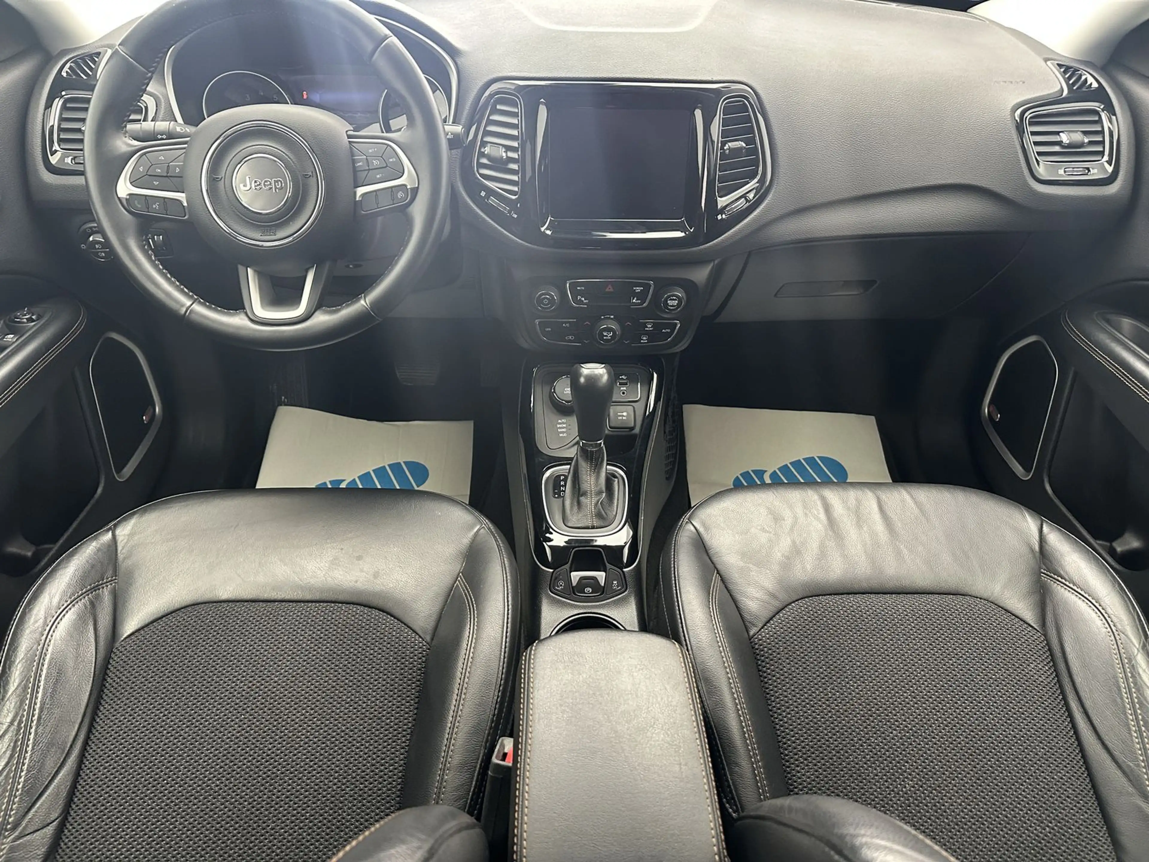 Jeep Compass Opening Edition 4WD "NAVI-MULTI-PDC-ALU" — photo 11