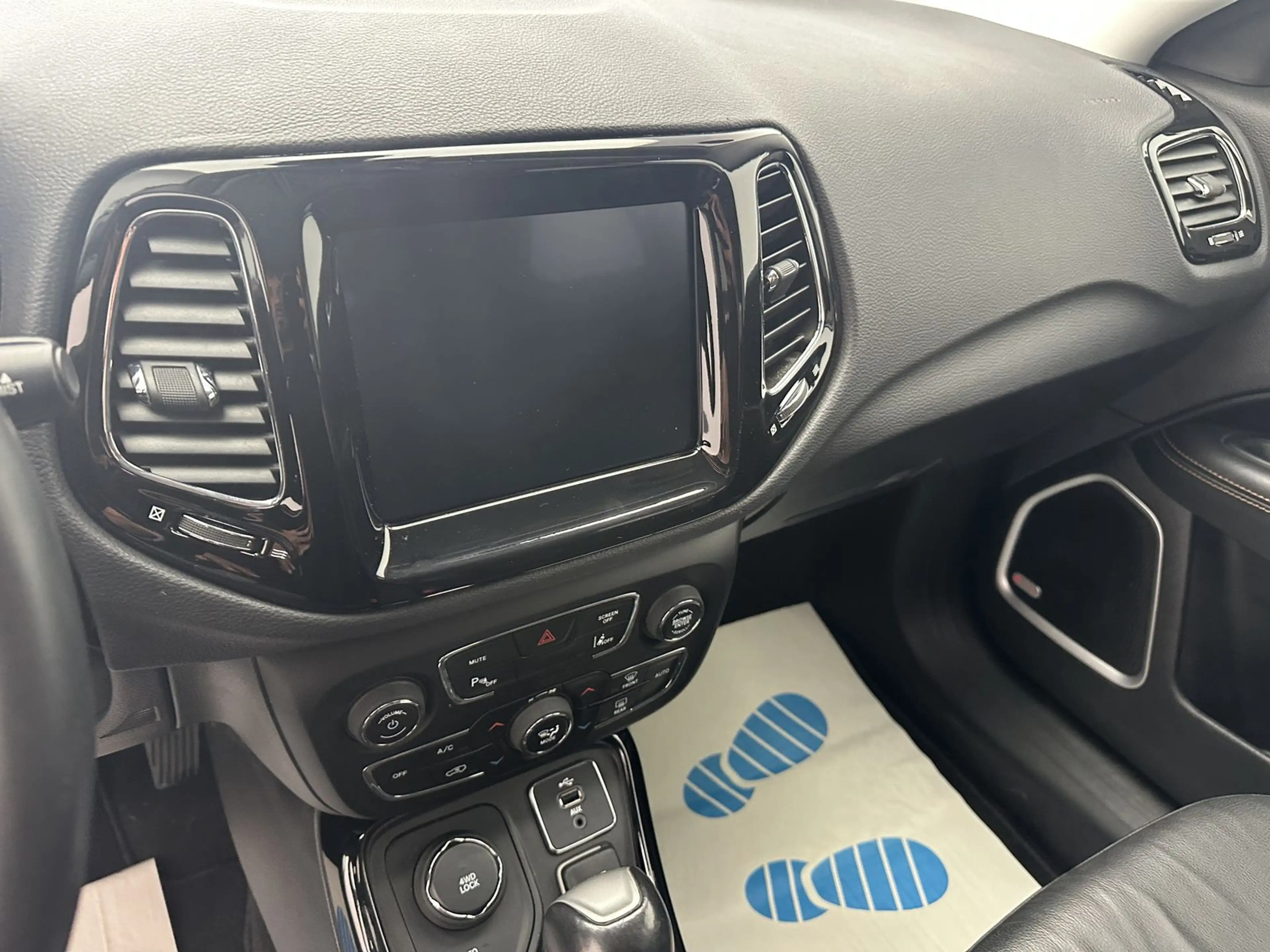 Jeep Compass Opening Edition 4WD "NAVI-MULTI-PDC-ALU" — photo 15