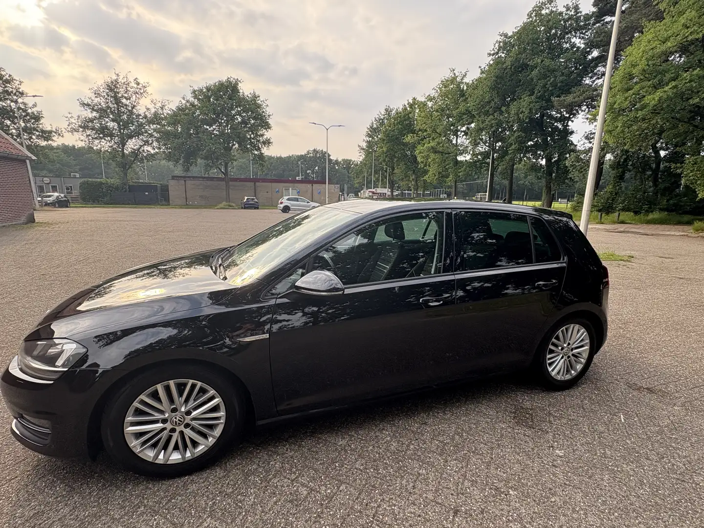 Volkswagen Golf 1.4 TSI Highline Zwart - 2