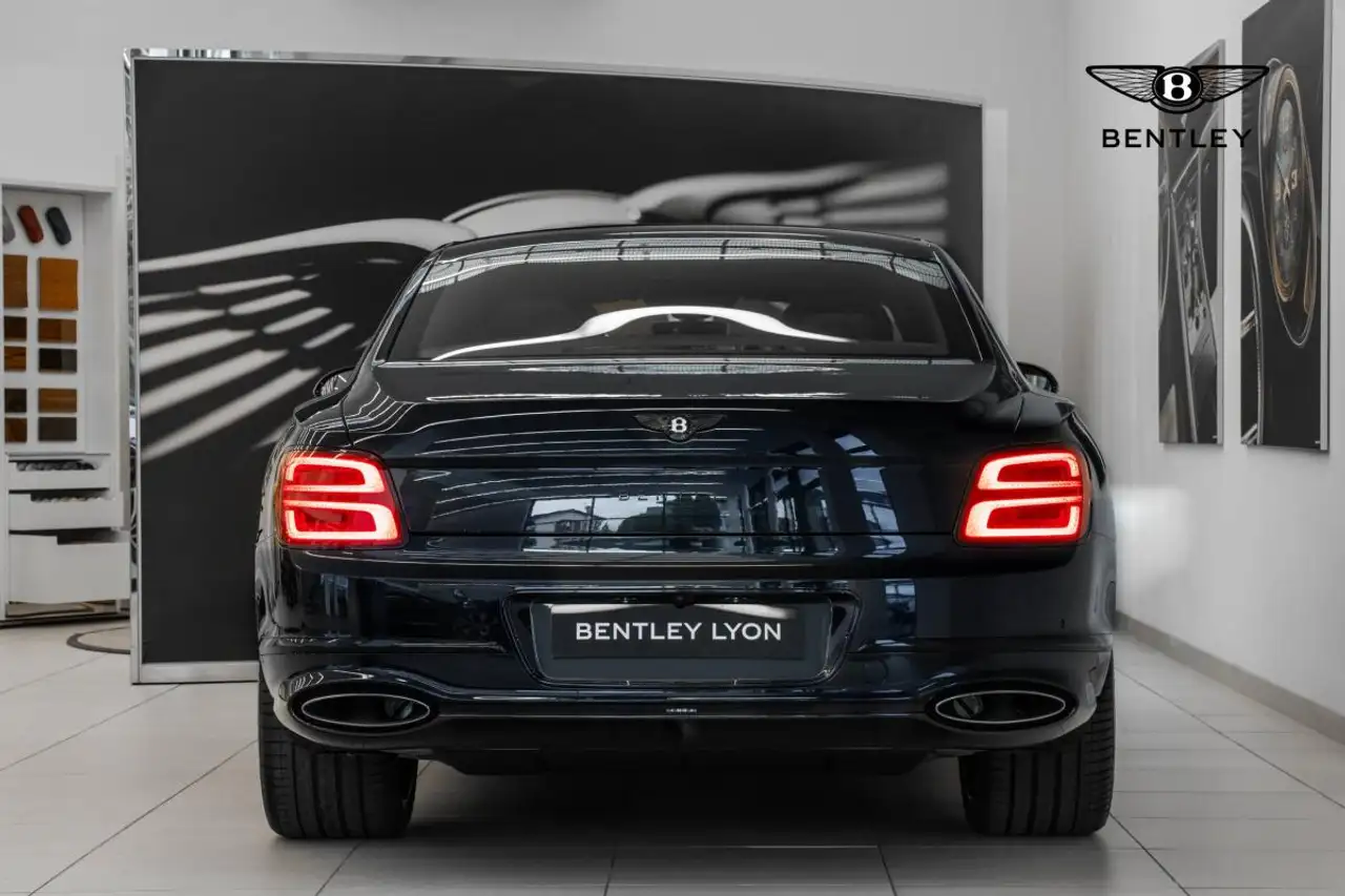 Bentley Flying Spur 2025