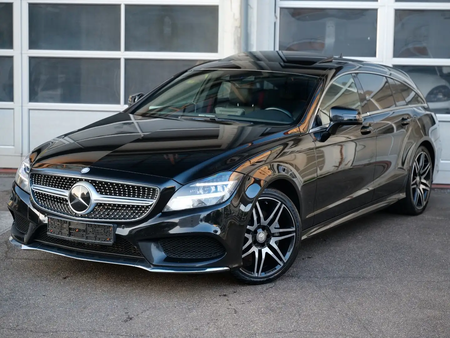 Mercedes-Benz CLS 350 4M AMG PLUS+LINE+COMAND+DISTR+STANDH Schwarz - 1