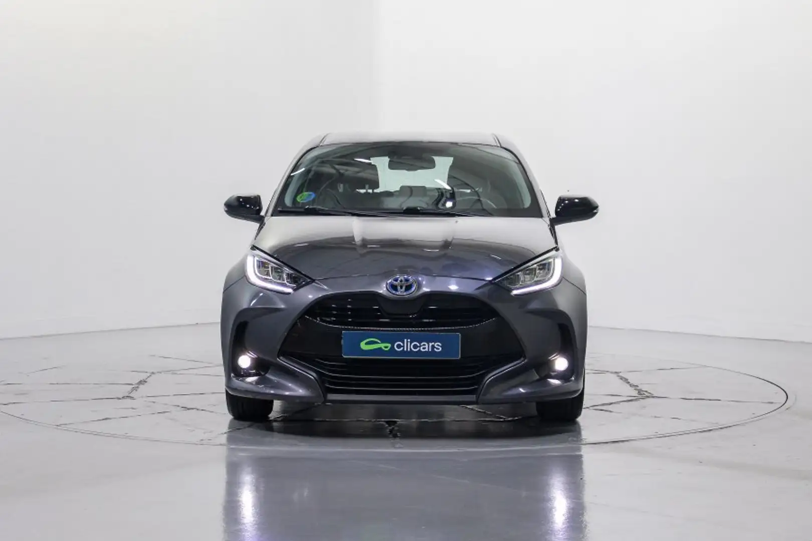 Toyota Yaris 120H 1.5 Active Tech Gris - 2