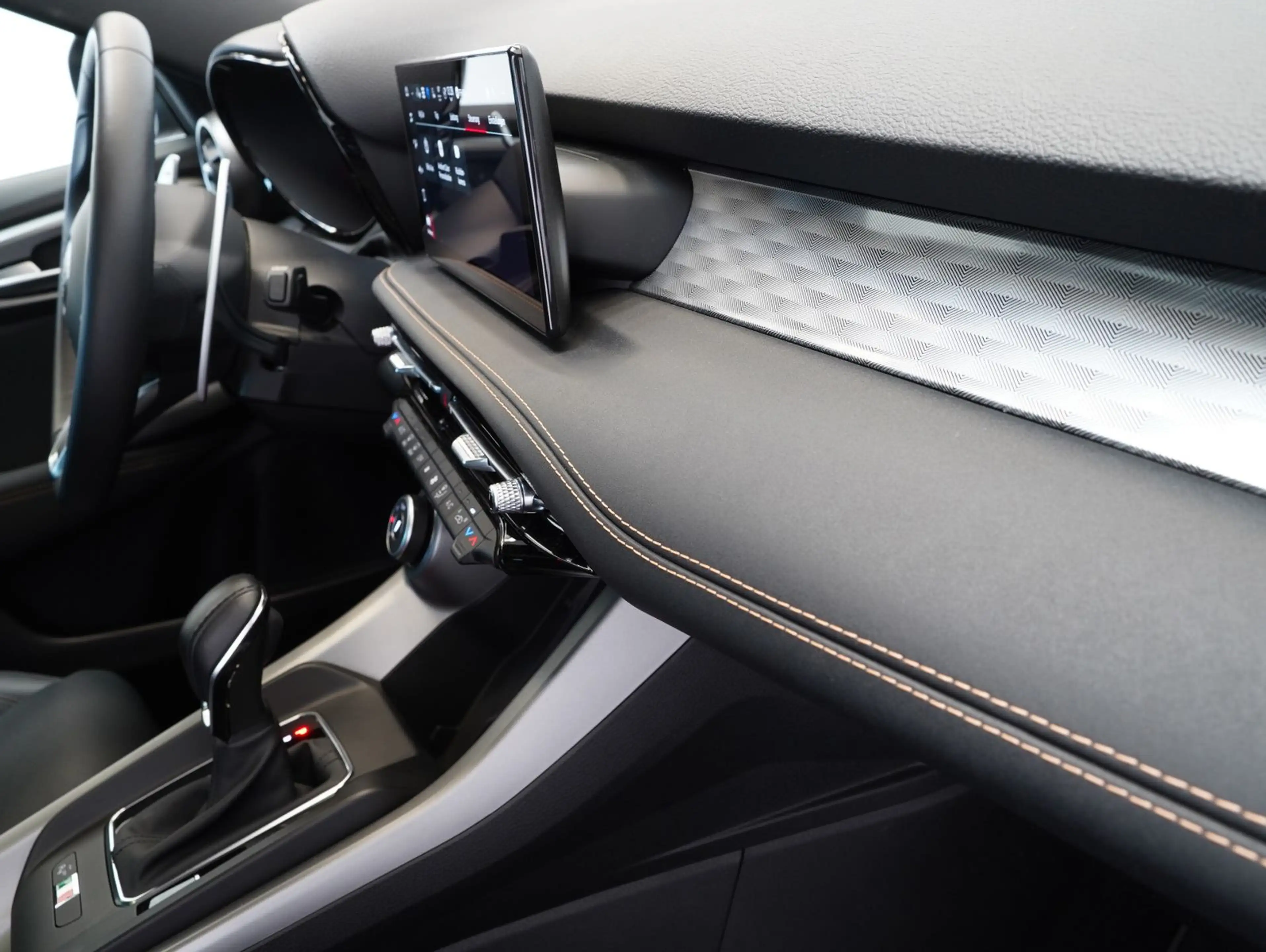 Alfa Romeo Tonale 1.5 Mild Hybrid Veloce ACC/NAVI/PANO — photo 12