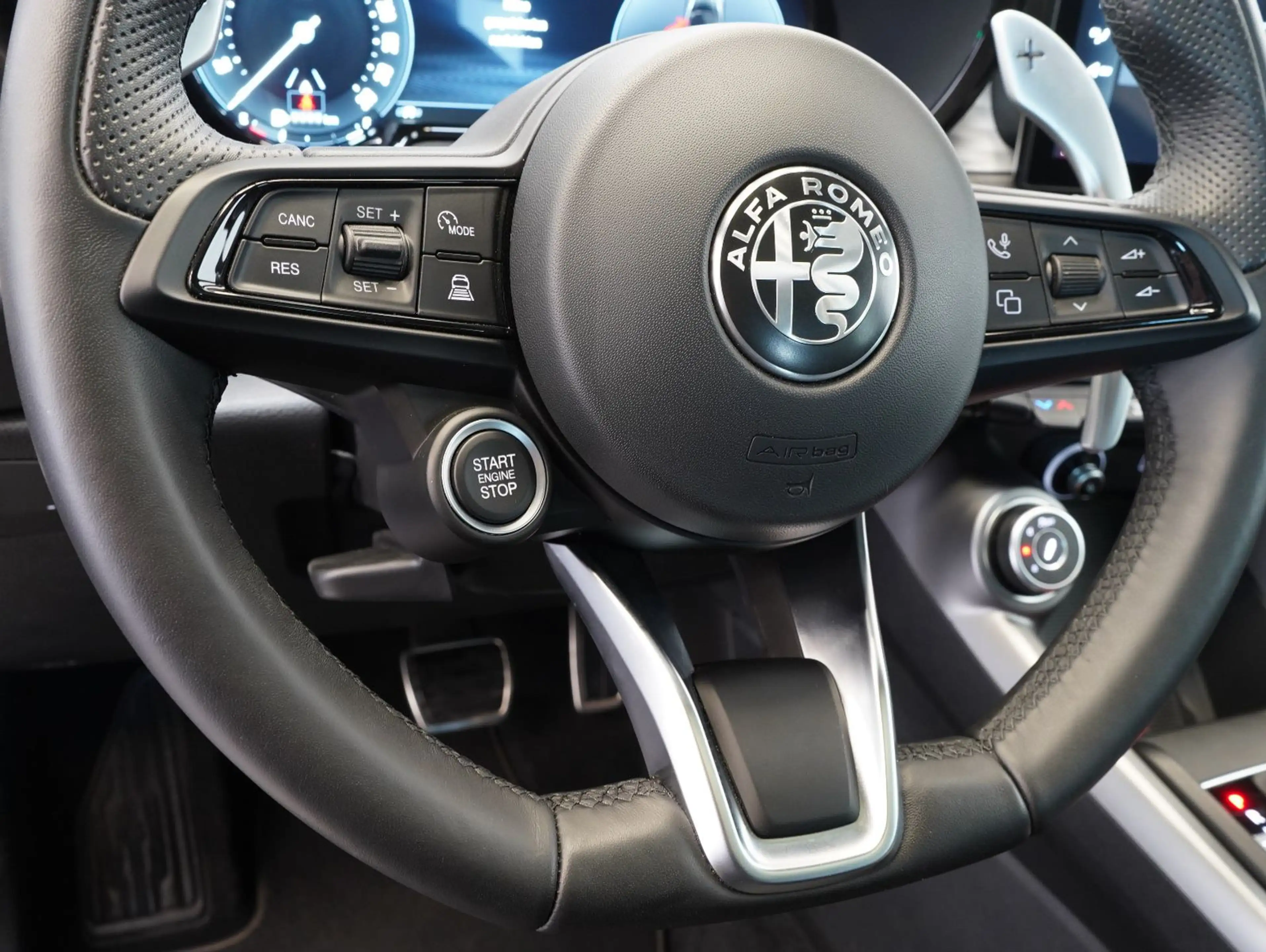 Alfa Romeo Tonale 1.5 Mild Hybrid Veloce ACC/NAVI/PANO — photo 9