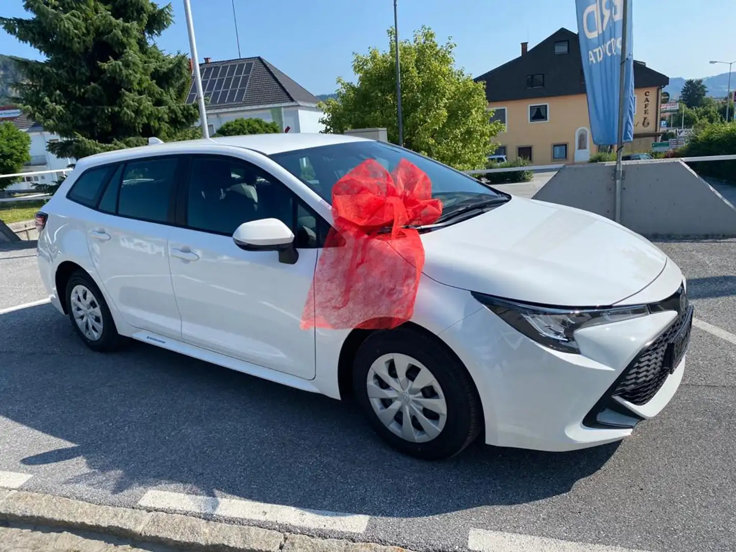Toyota Corolla Corolla Kombi 1,2 Turbo City City Weiß - 1
