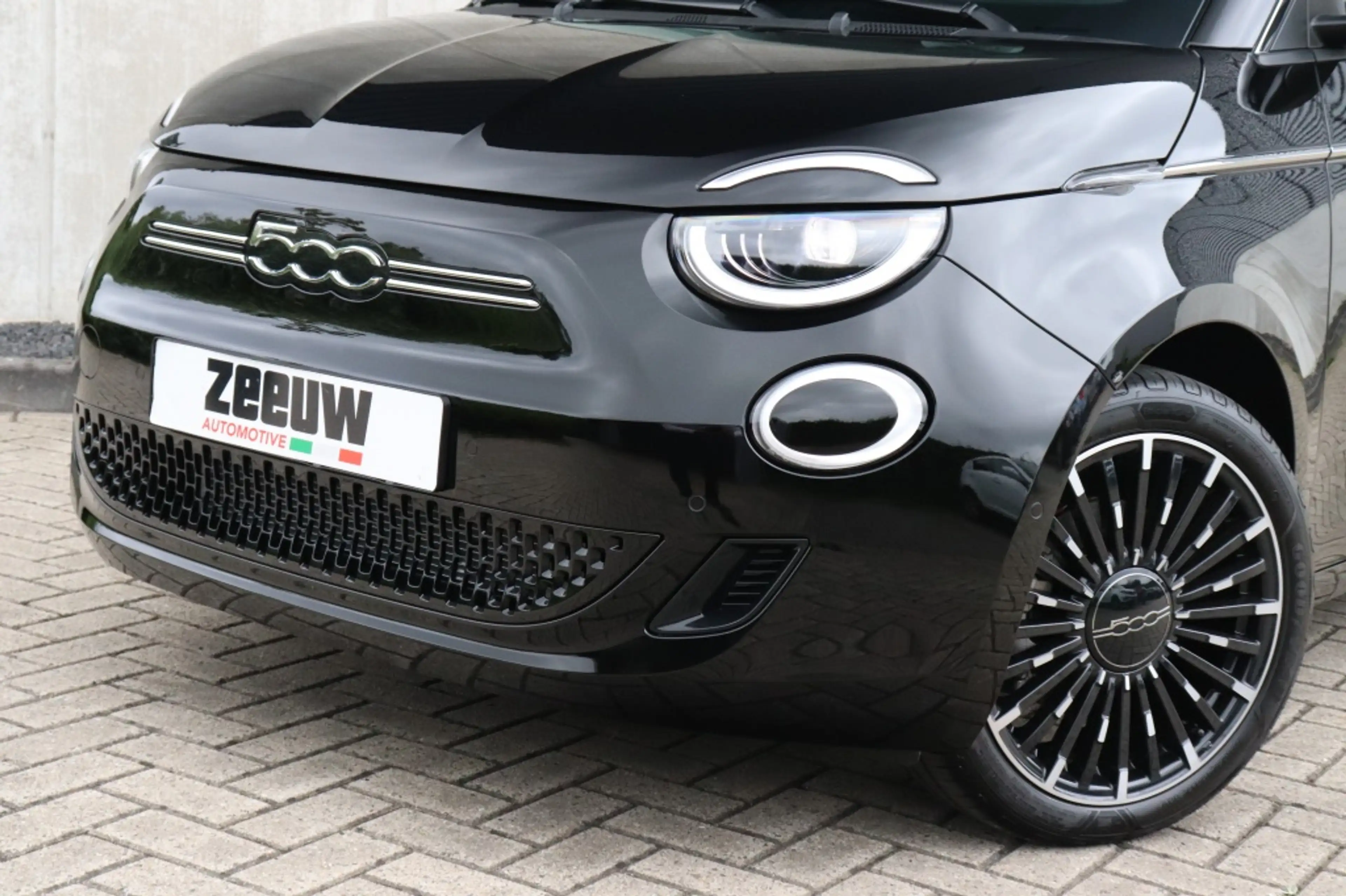 Fiat 500e Cabrio La Prima by Bocelli 42 kWh | JBL | Winter | — photo 3