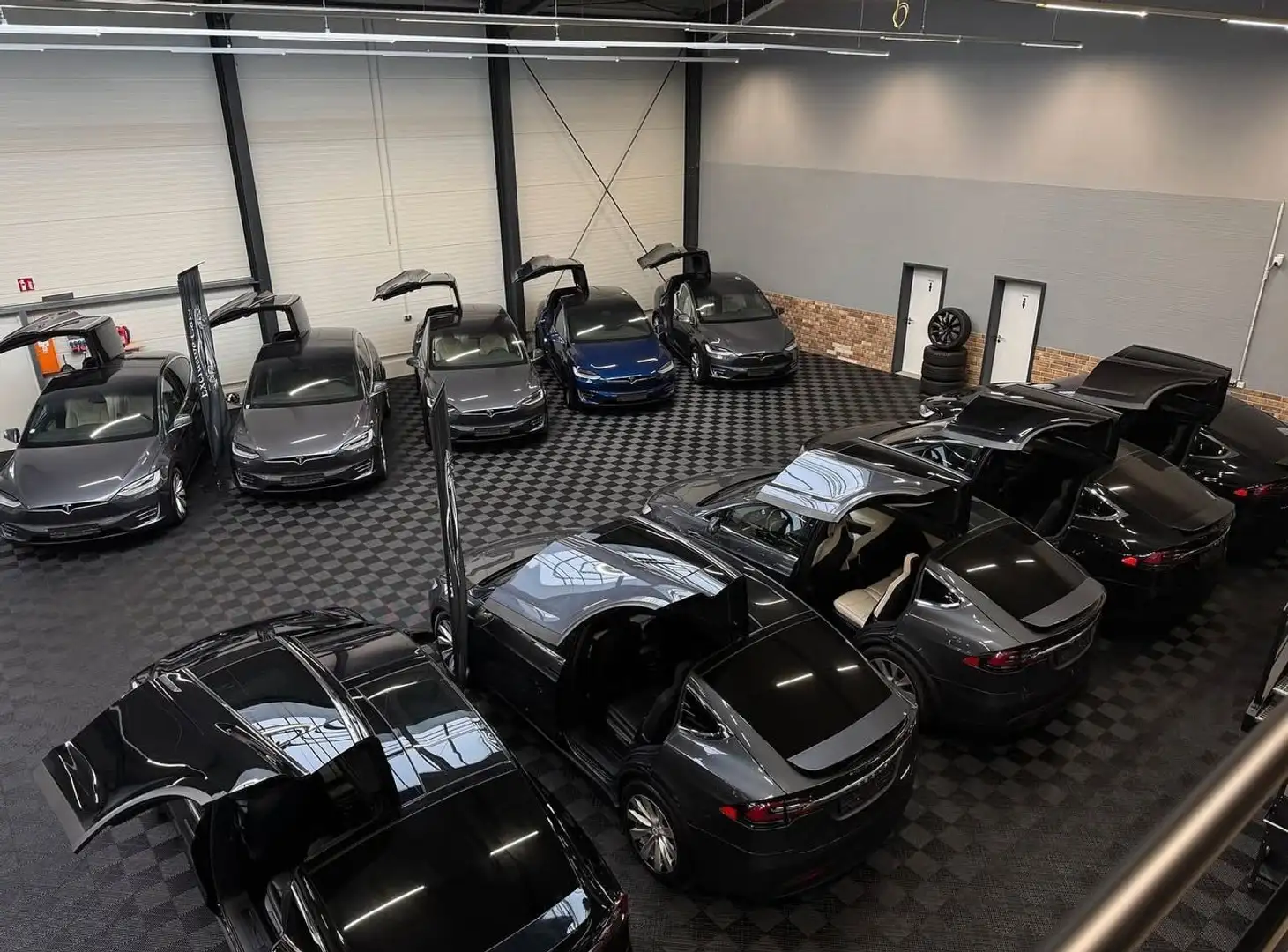 Tesla Model X MODEL X PLAID | HARWARE 4 | YOKE | 6SEAT | 22 Schwarz - 2