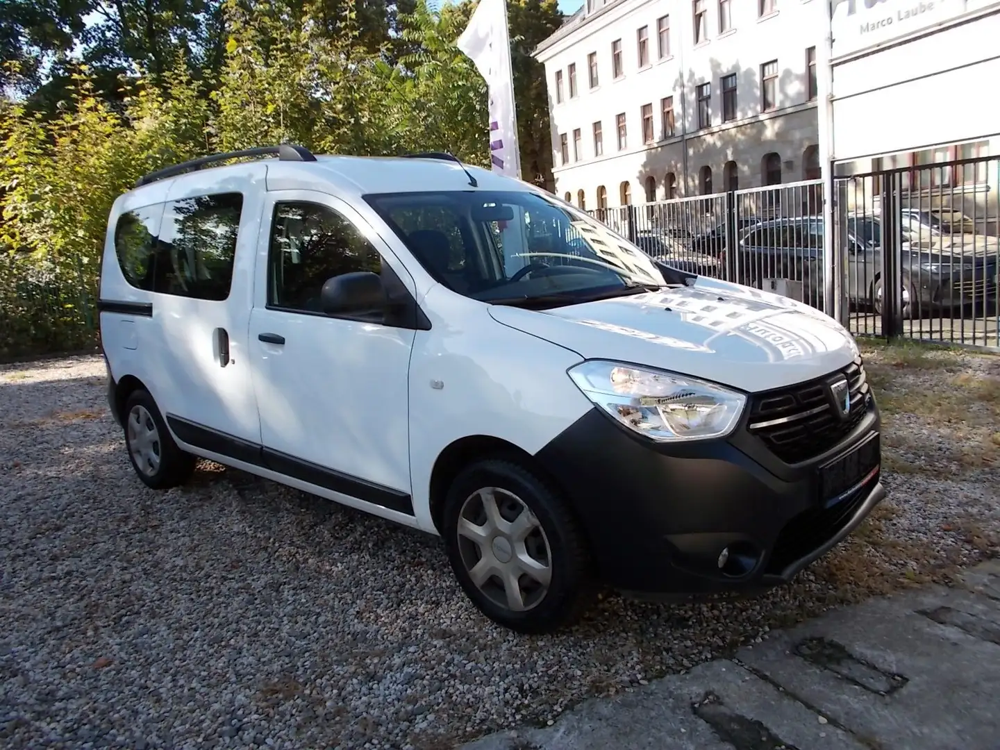 Dacia Dokker 1.6 SCe 100 Comfort Weiß - 2