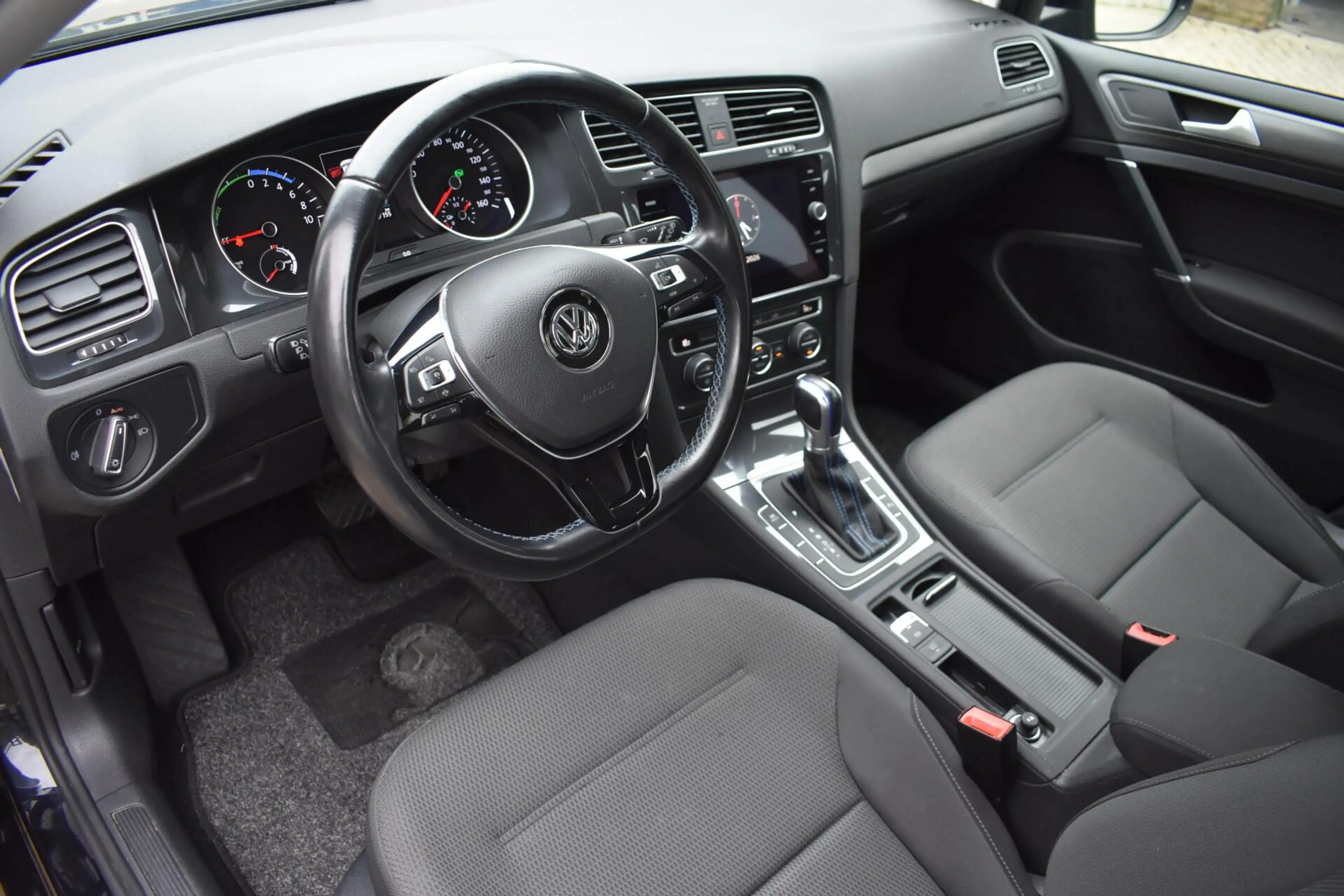 Volkswagen e-Golf | Warmtepomp | Camera | Adaptive Cruise Control | — photo 10