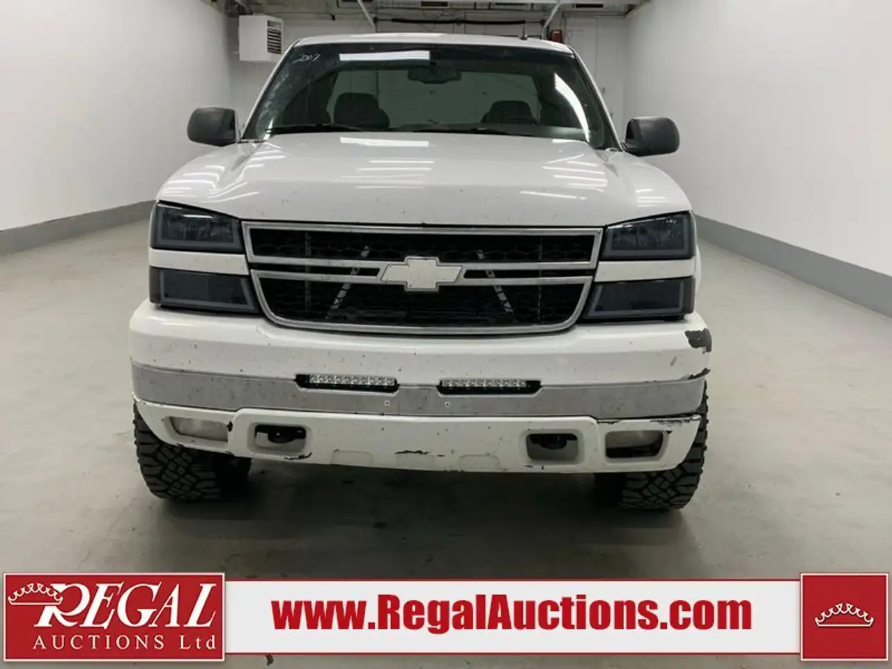 Chevrolet Silverado 2500 photo Chevrolet Silverado 2500