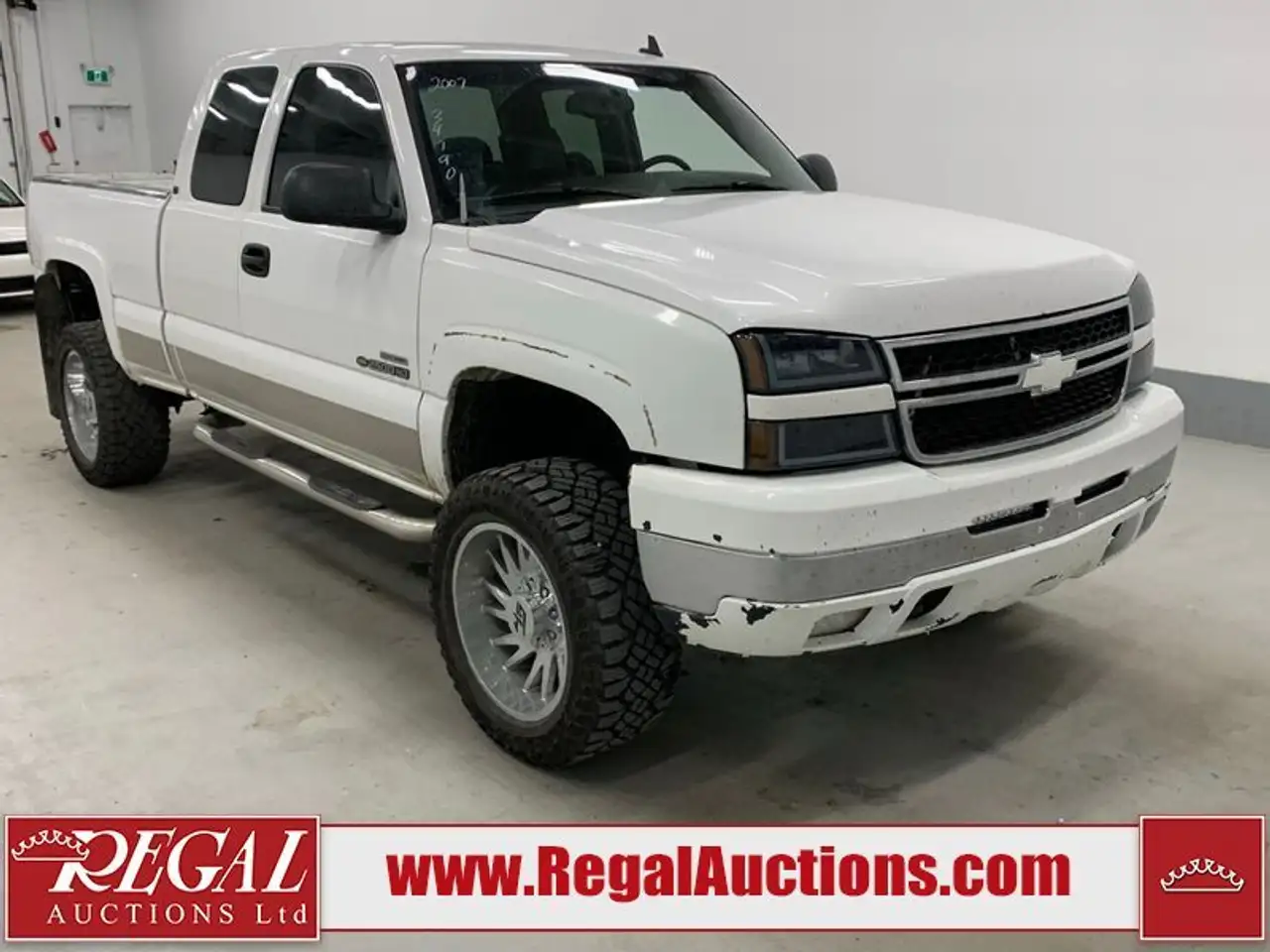Chevrolet Silverado 2500 photo Chevrolet Silverado 2500