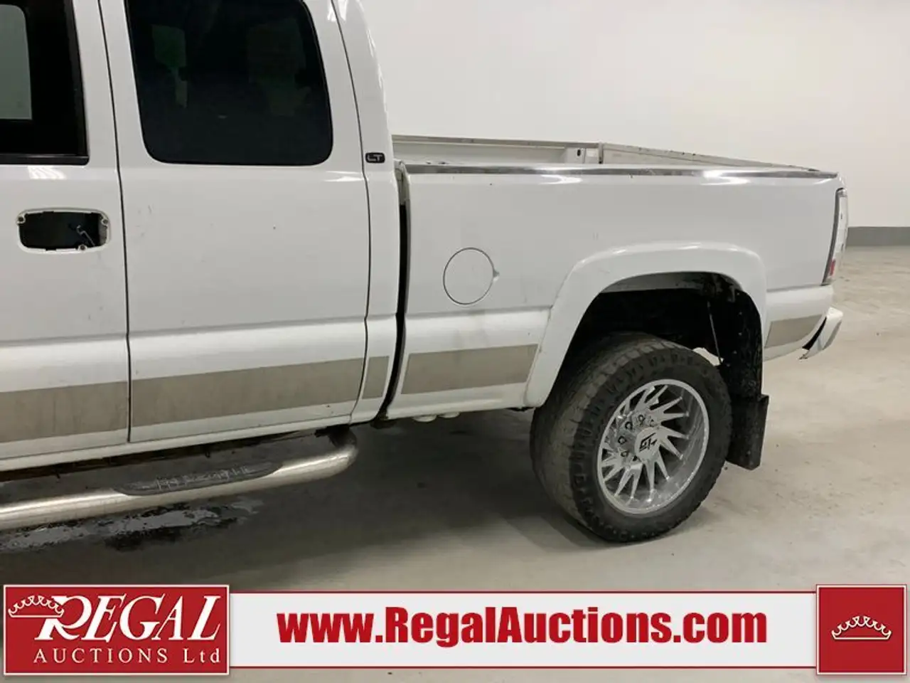 Chevrolet Silverado 2500 photo Chevrolet Silverado 2500