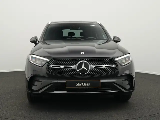Mercedes-Benz 300 view 2
