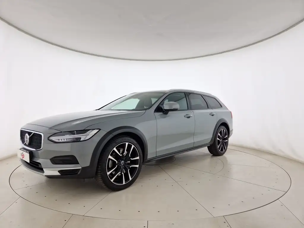 Volvo V90 Cross Country 2023 из Европы — купить под ключ