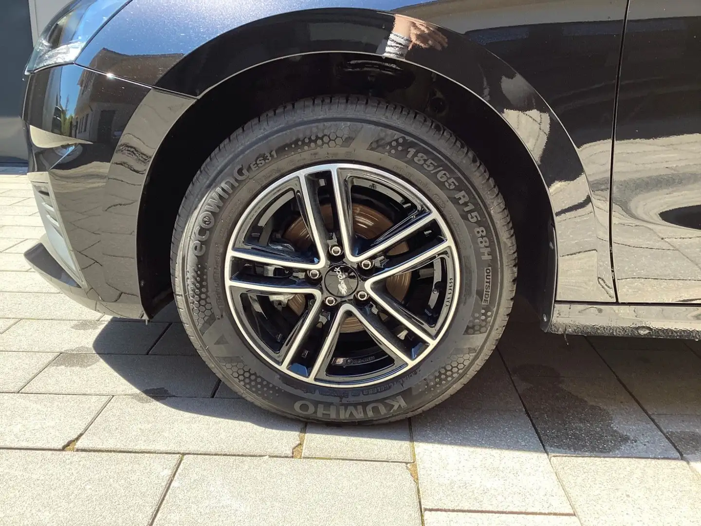 Skoda Fabia Active 1.0 MPI * LED * PDC*Alu*Sitzheizung Schwarz - 2