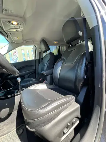 Jeep Compass view 3
