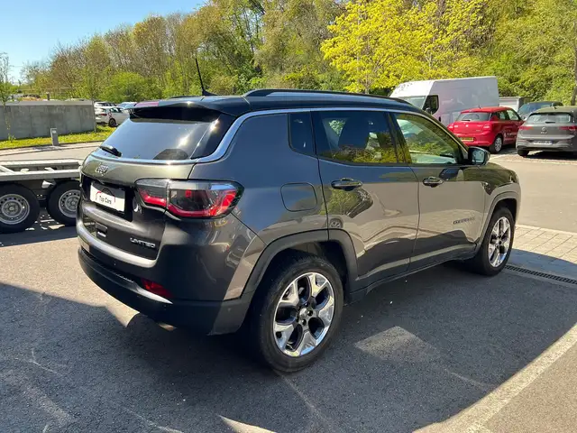 Jeep Compass view 6