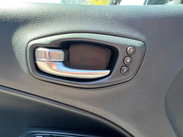 Jeep Compass view 17
