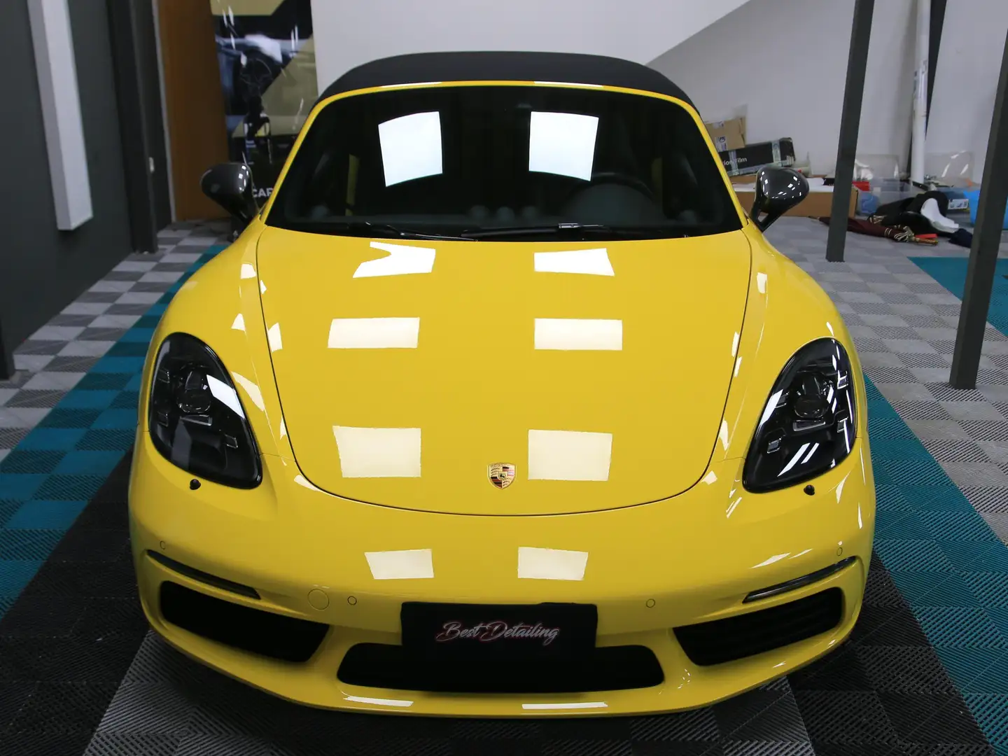 Porsche 718 Boxster T 2.0 300hp PDK + APPROVED. It's like new! Giallo - 2