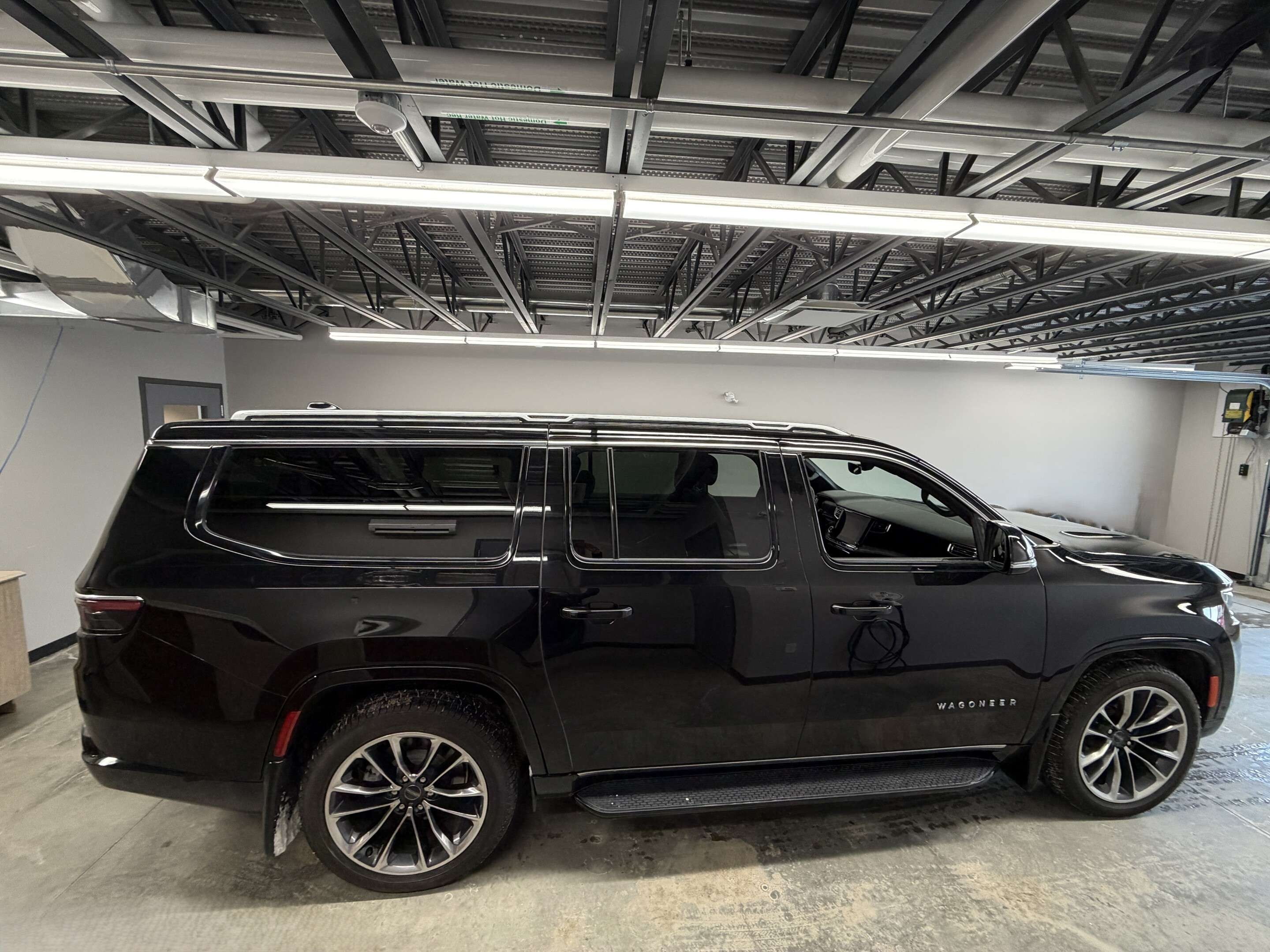 2023 Jeep Wagoneer L