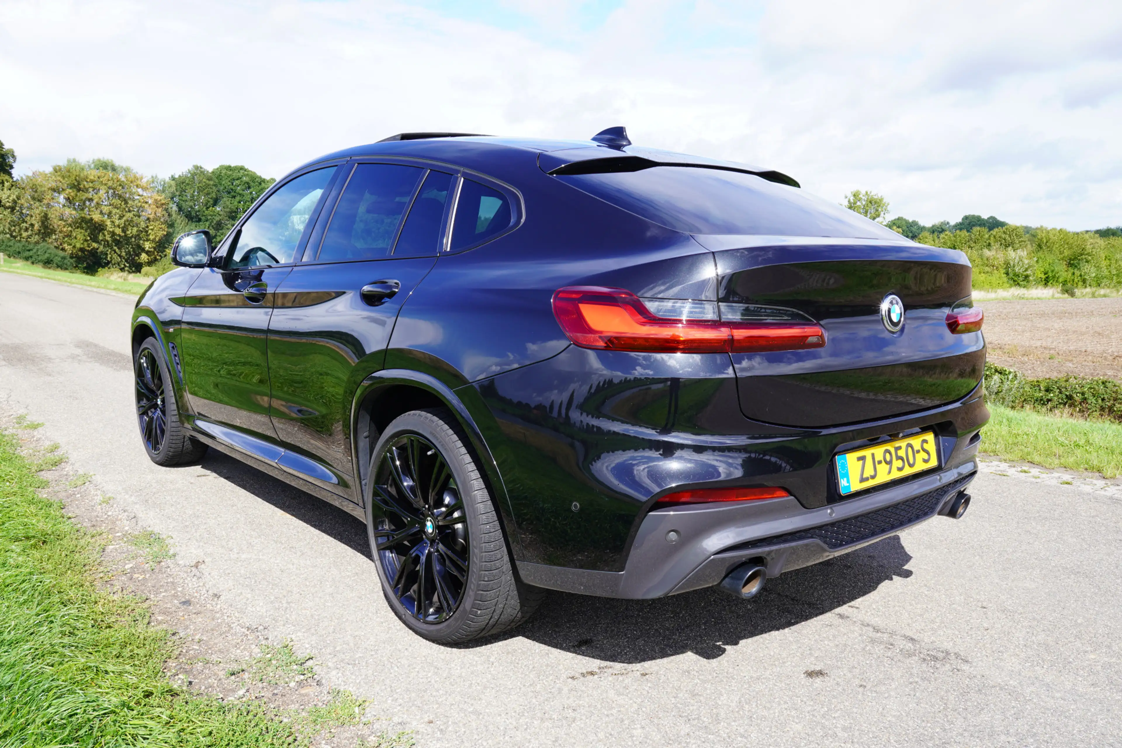 BMW X4 xDrive20i High Executive M-Sport / BTW / Panoramad — photo 14