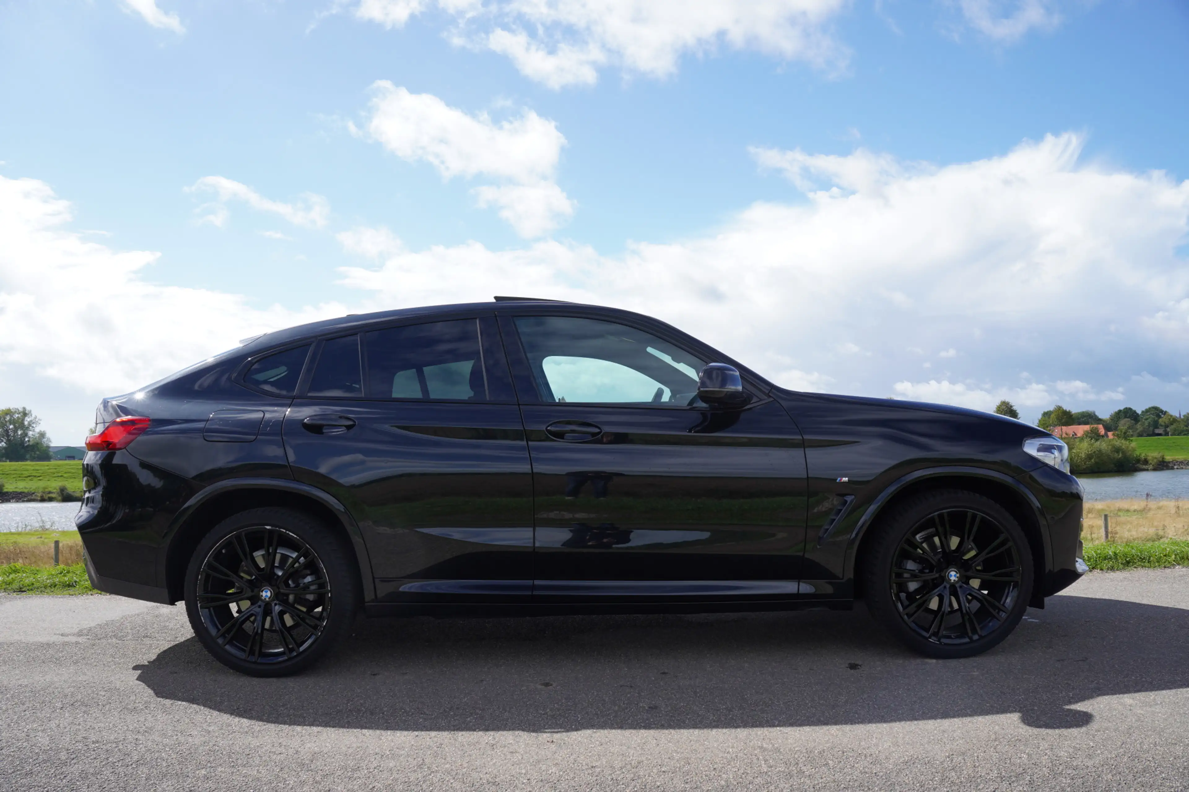 BMW X4 xDrive20i High Executive M-Sport / BTW / Panoramad — photo 3