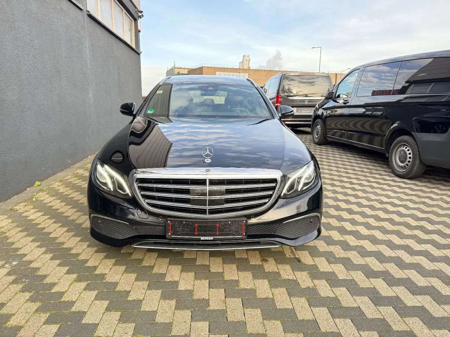 Mercedes-Benz E 300 de Avantgarde Pano Digi.T Luft 9G Schwarz - 2