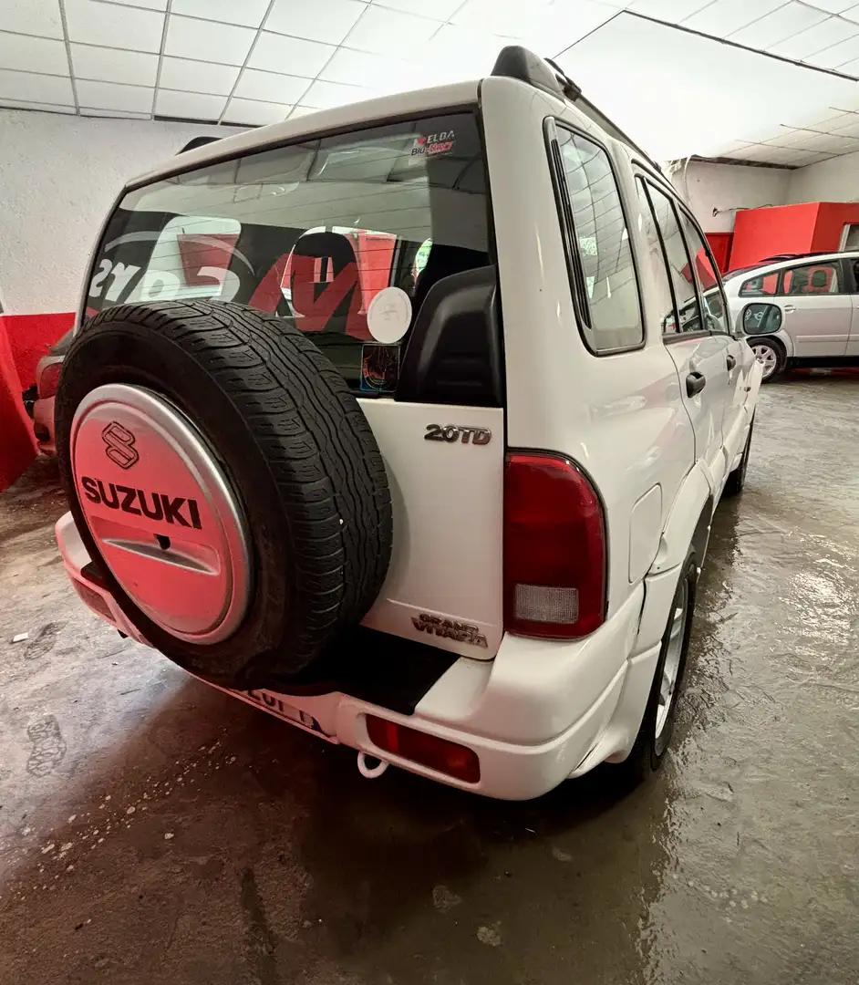 Suzuki Grand Vitara 2.0 td - 2