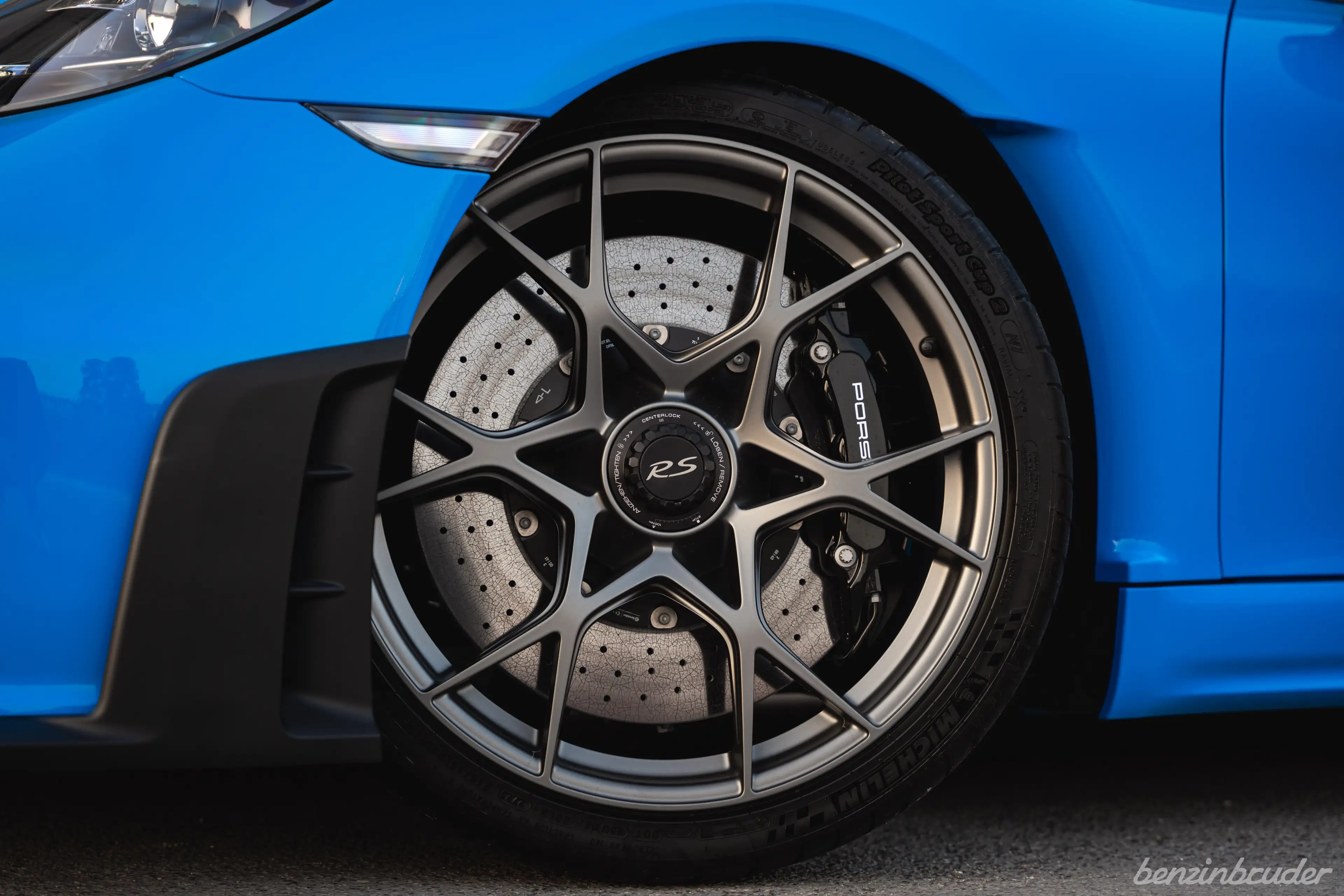 Porsche 718 Spyder Spyder RS *WEISSACH*SHARKBLUE*PCCB*LIFT*MWST-AUSW* — photo 14