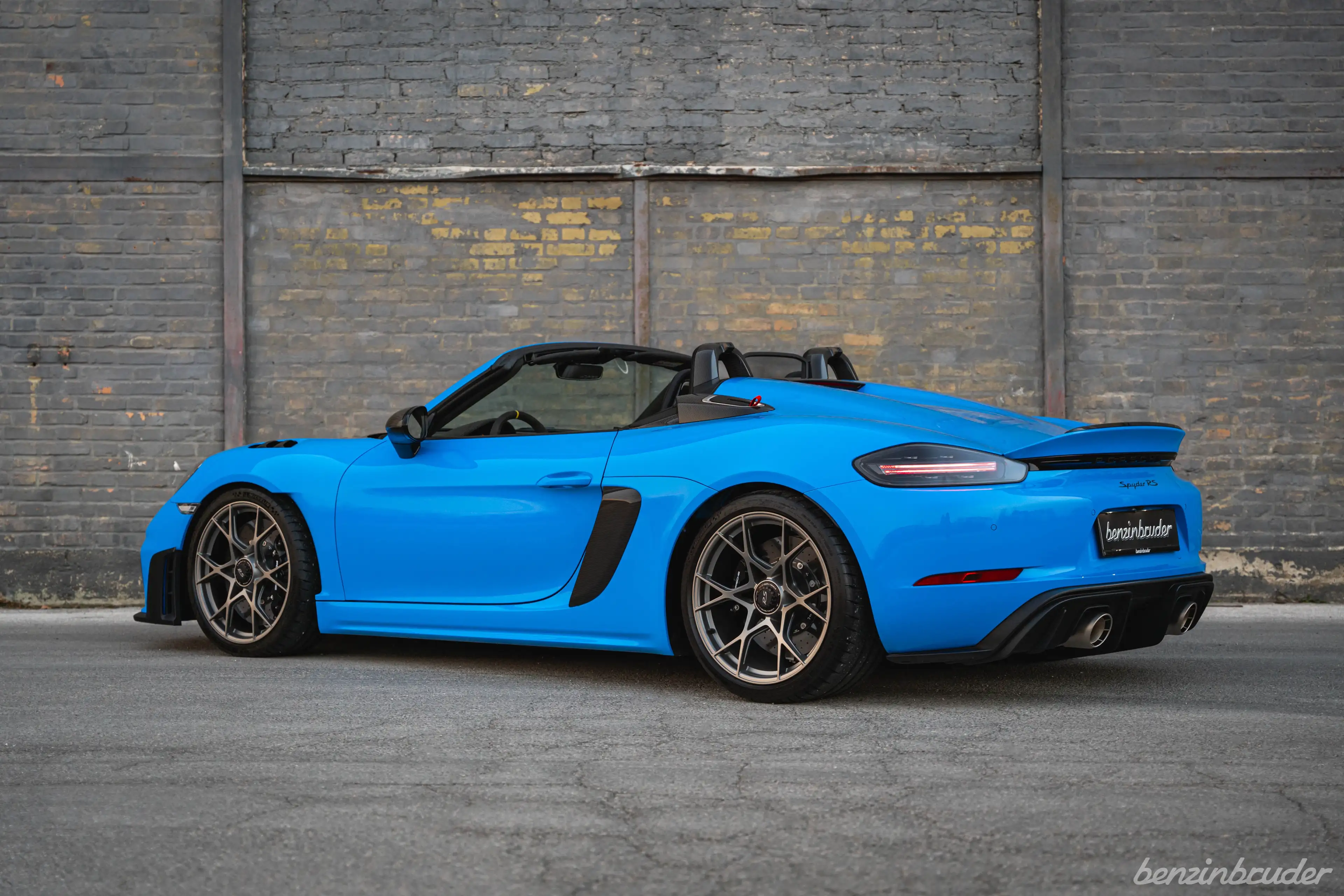 Porsche 718 Spyder Spyder RS *WEISSACH*SHARKBLUE*PCCB*LIFT*MWST-AUSW* — photo 11