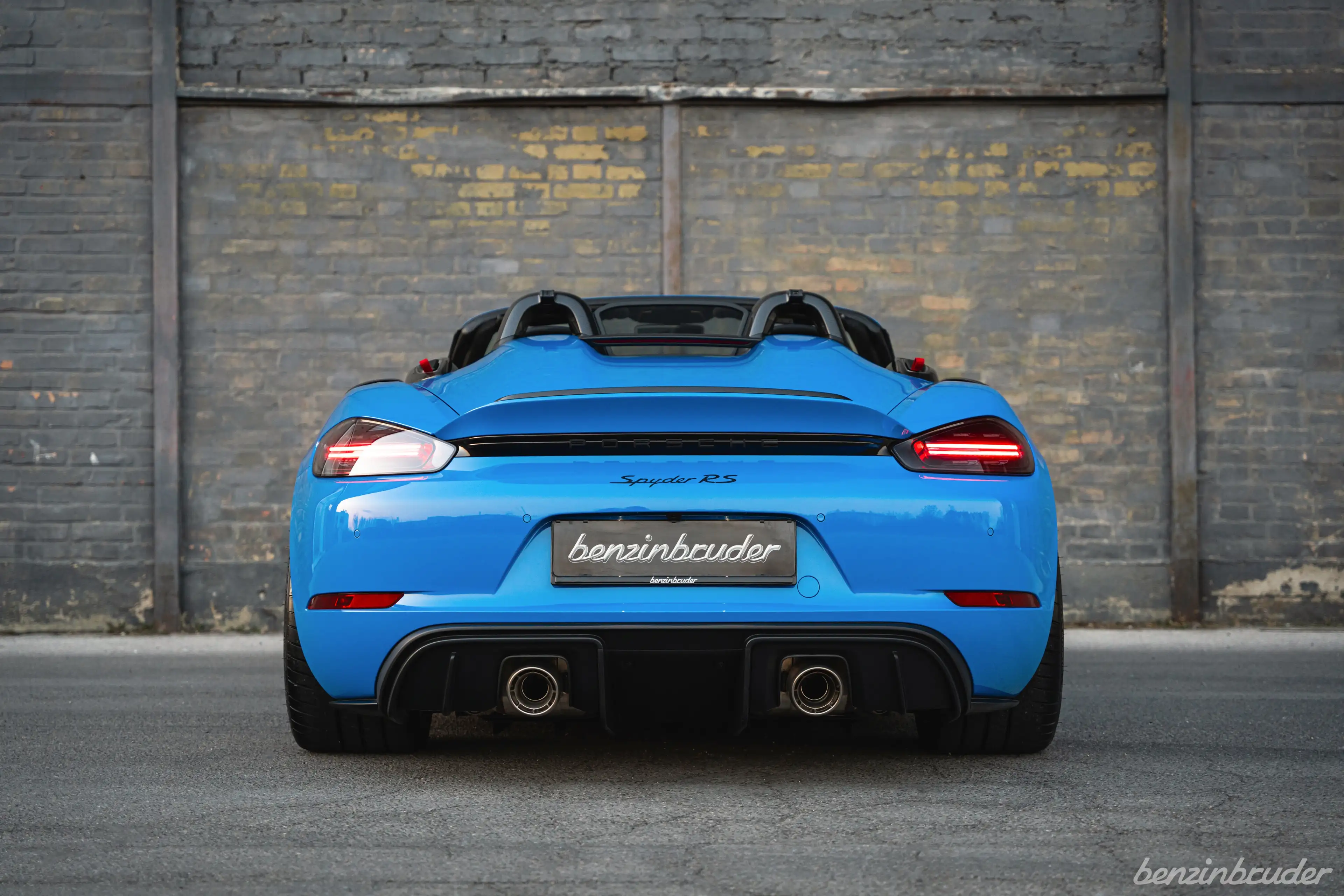 Porsche 718 Spyder Spyder RS *WEISSACH*SHARKBLUE*PCCB*LIFT*MWST-AUSW* — photo 9