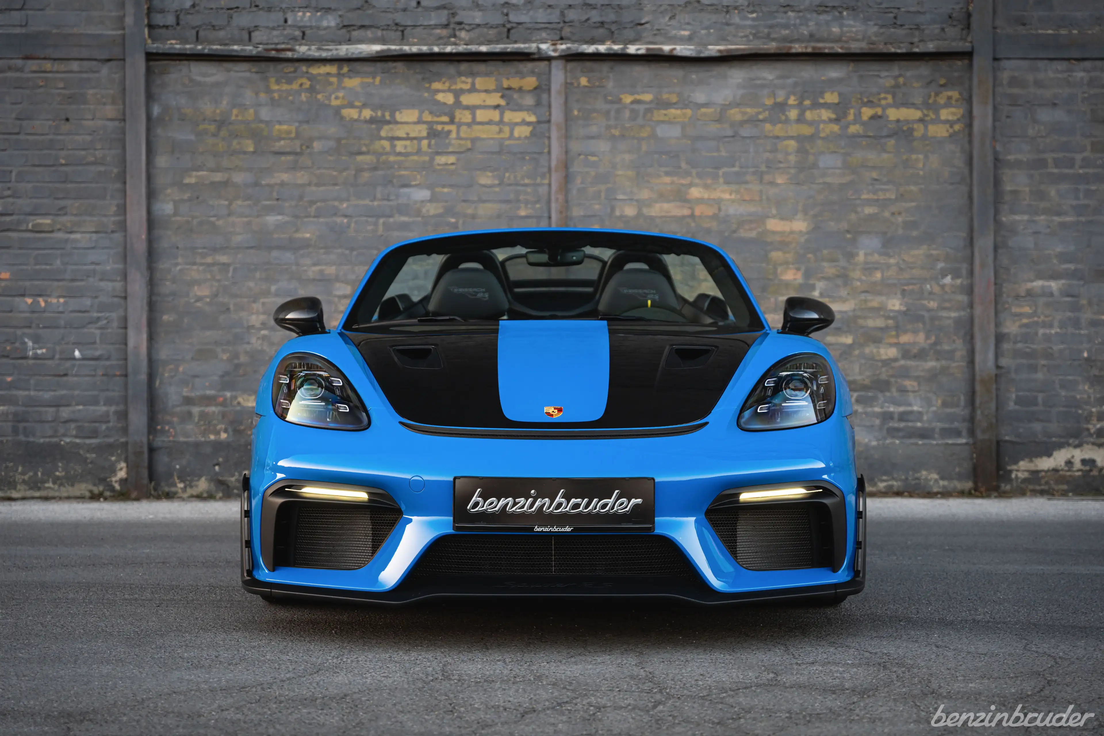 Porsche 718 Spyder Spyder RS *WEISSACH*SHARKBLUE*PCCB*LIFT*MWST-AUSW* — photo 4