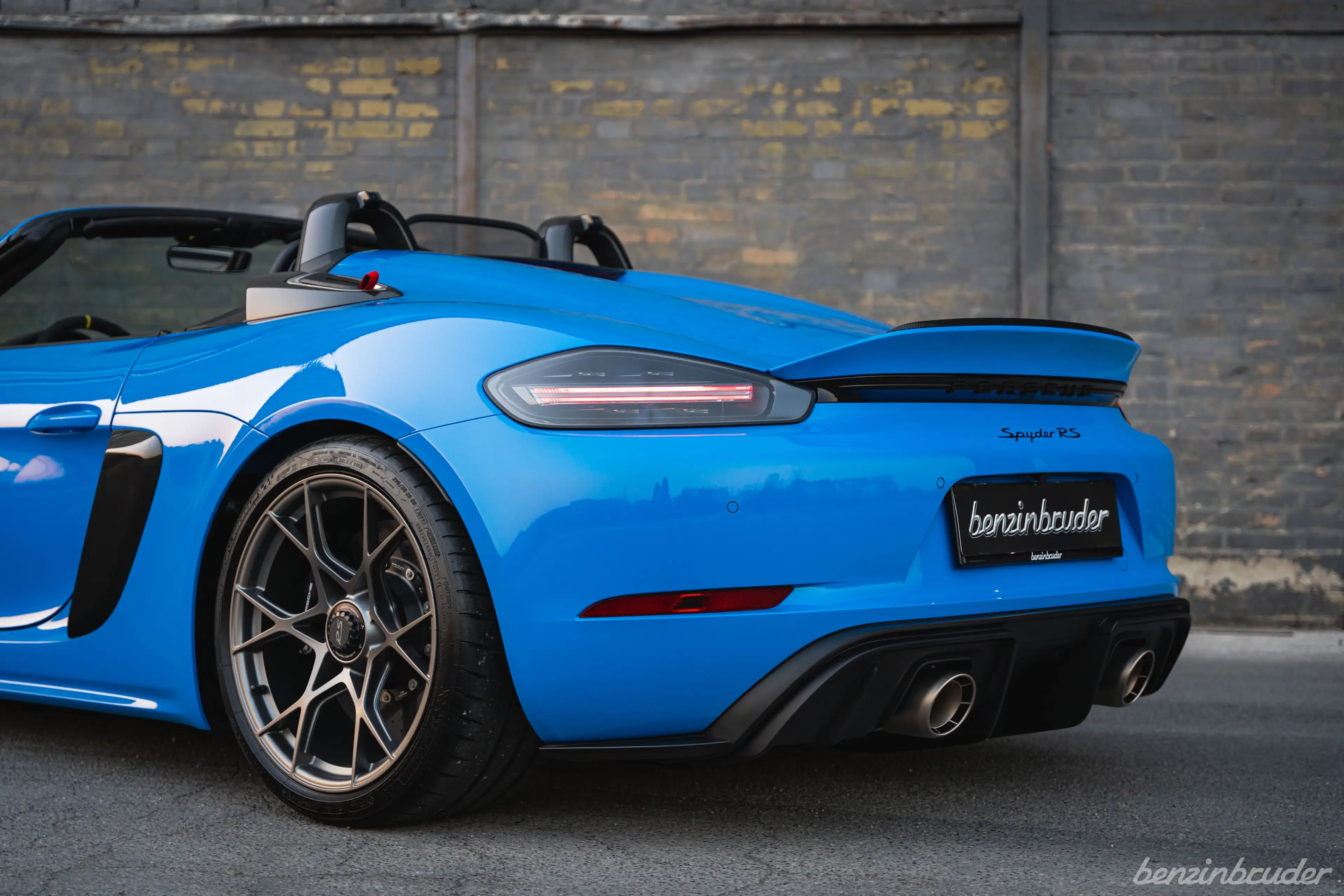 Porsche 718 Spyder Spyder RS *WEISSACH*SHARKBLUE*PCCB*LIFT*MWST-AUSW* — photo 13