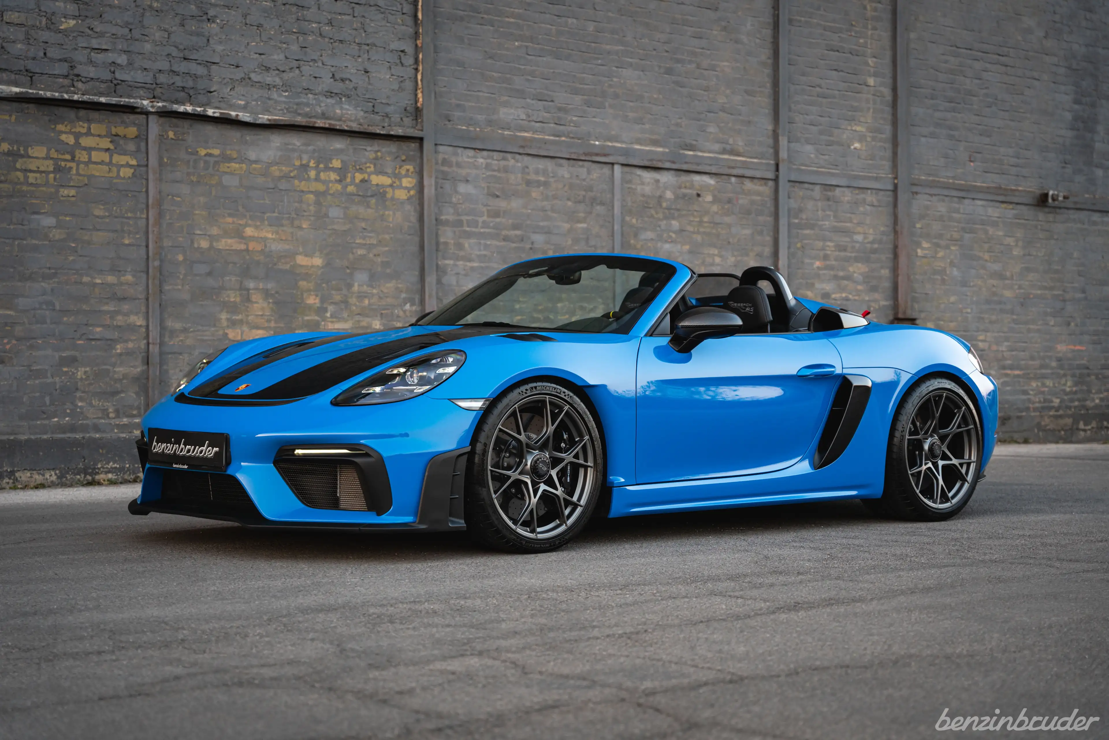 Porsche 718 Spyder Spyder RS *WEISSACH*SHARKBLUE*PCCB*LIFT*MWST-AUSW* — photo 3